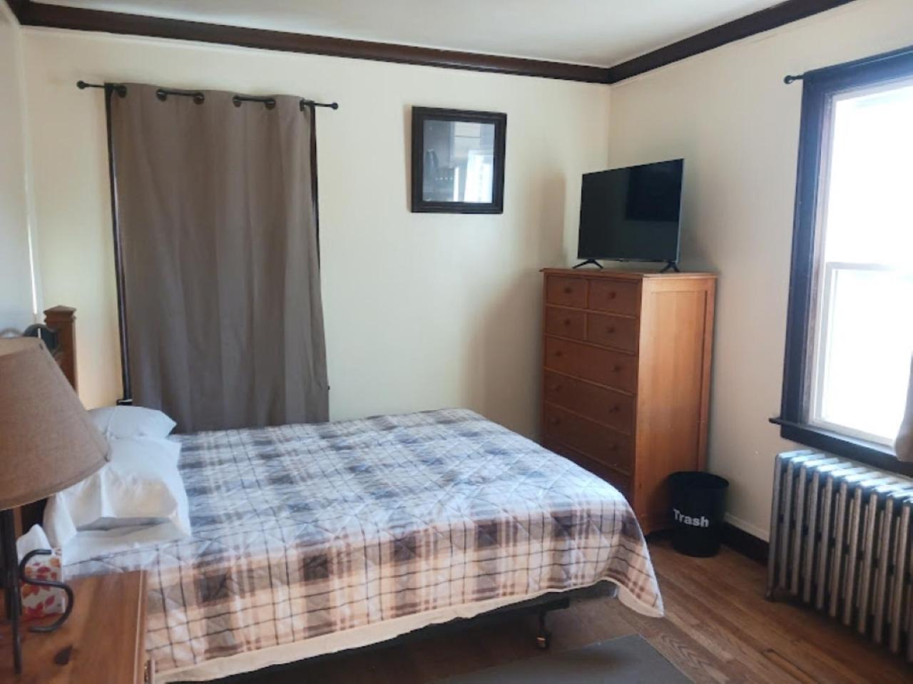 Chicago Vacations - South Chicago Community Immersion in 2 Bedroom Apartment - Property Image 5