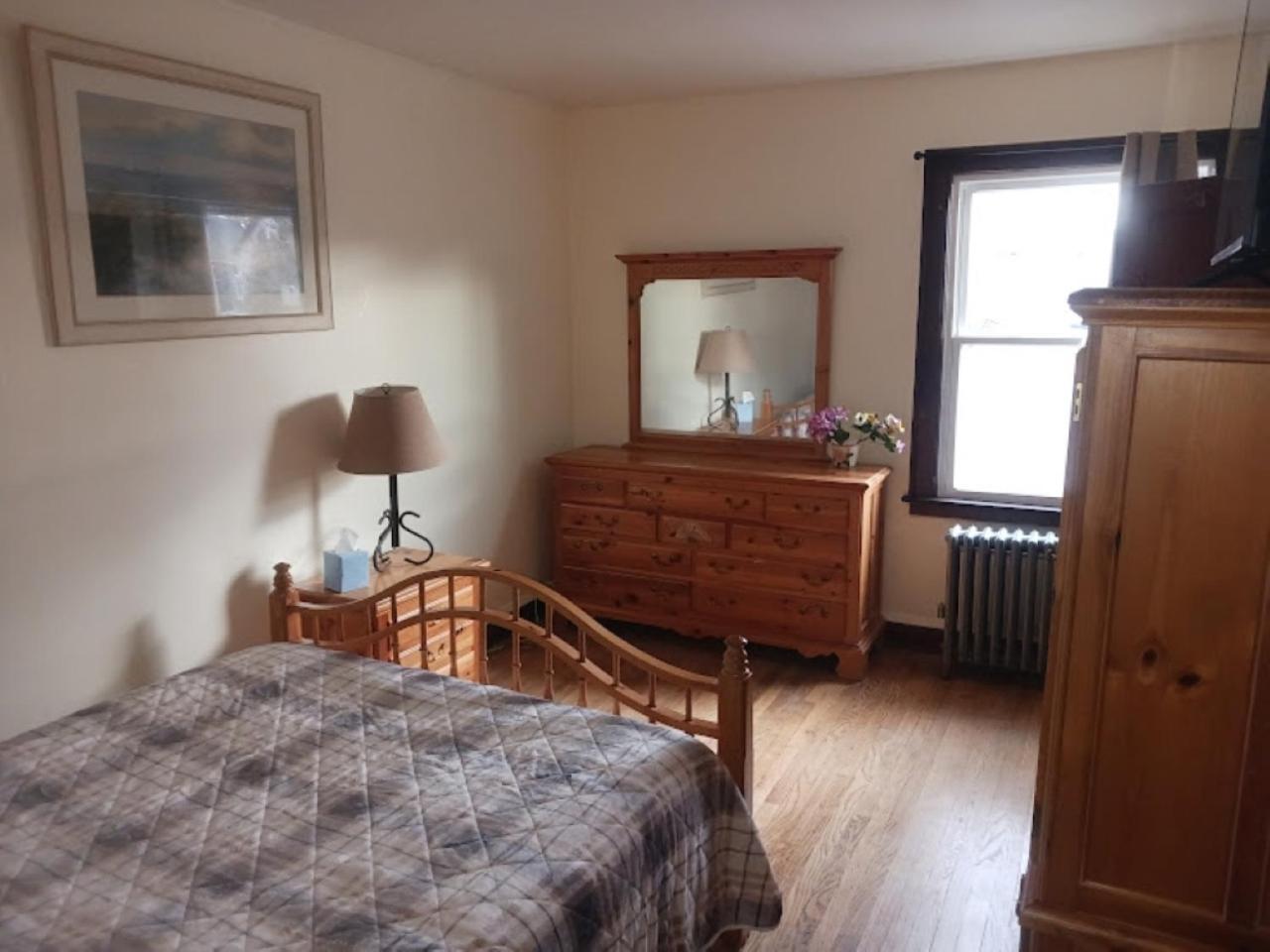 Chicago Vacations - South Chicago Community Immersion in 2 Bedroom Apartment - Property Image 9