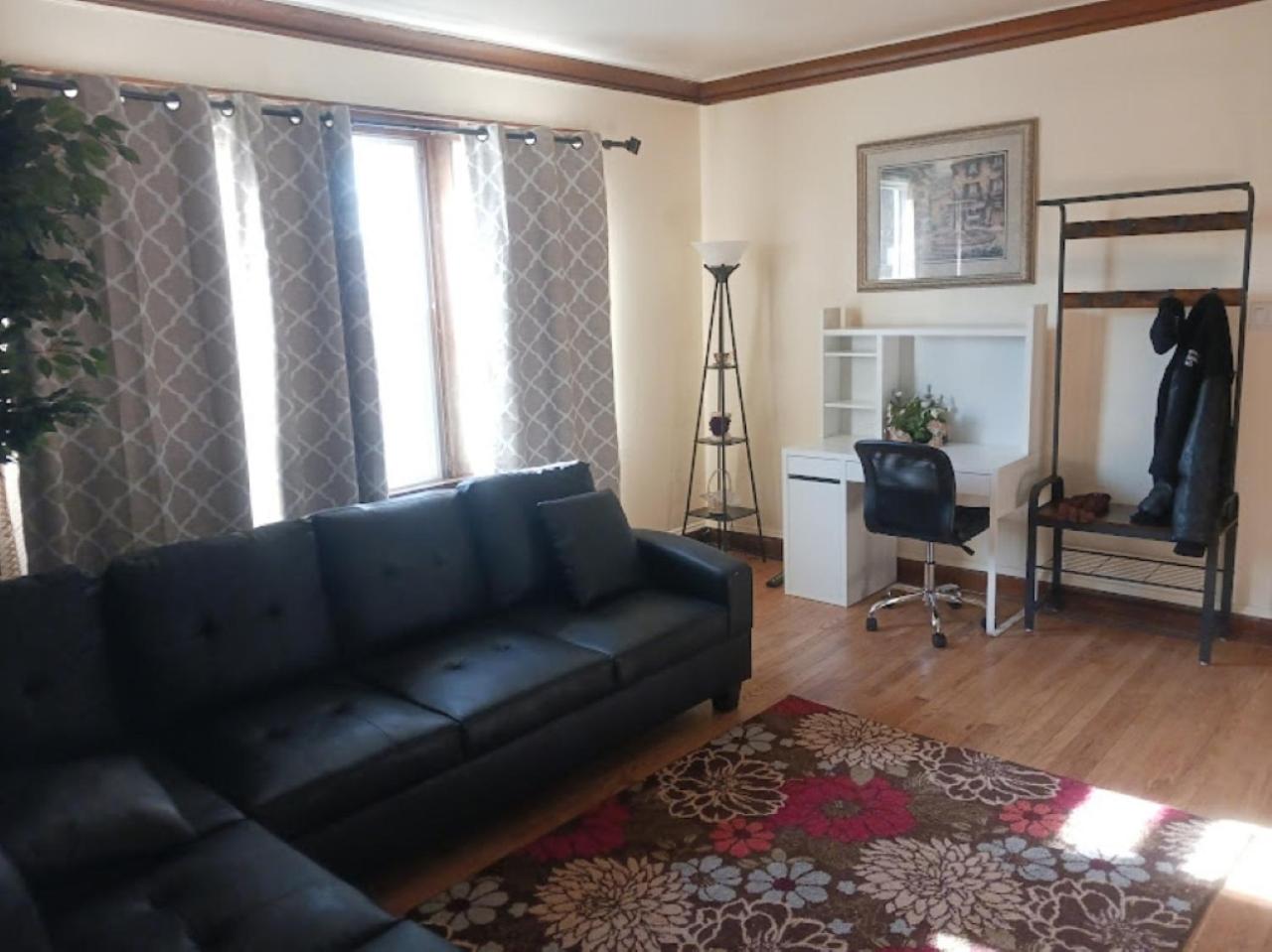 Chicago Vacations - South Chicago Community Immersion in 2 Bedroom Apartment - Property Image 32