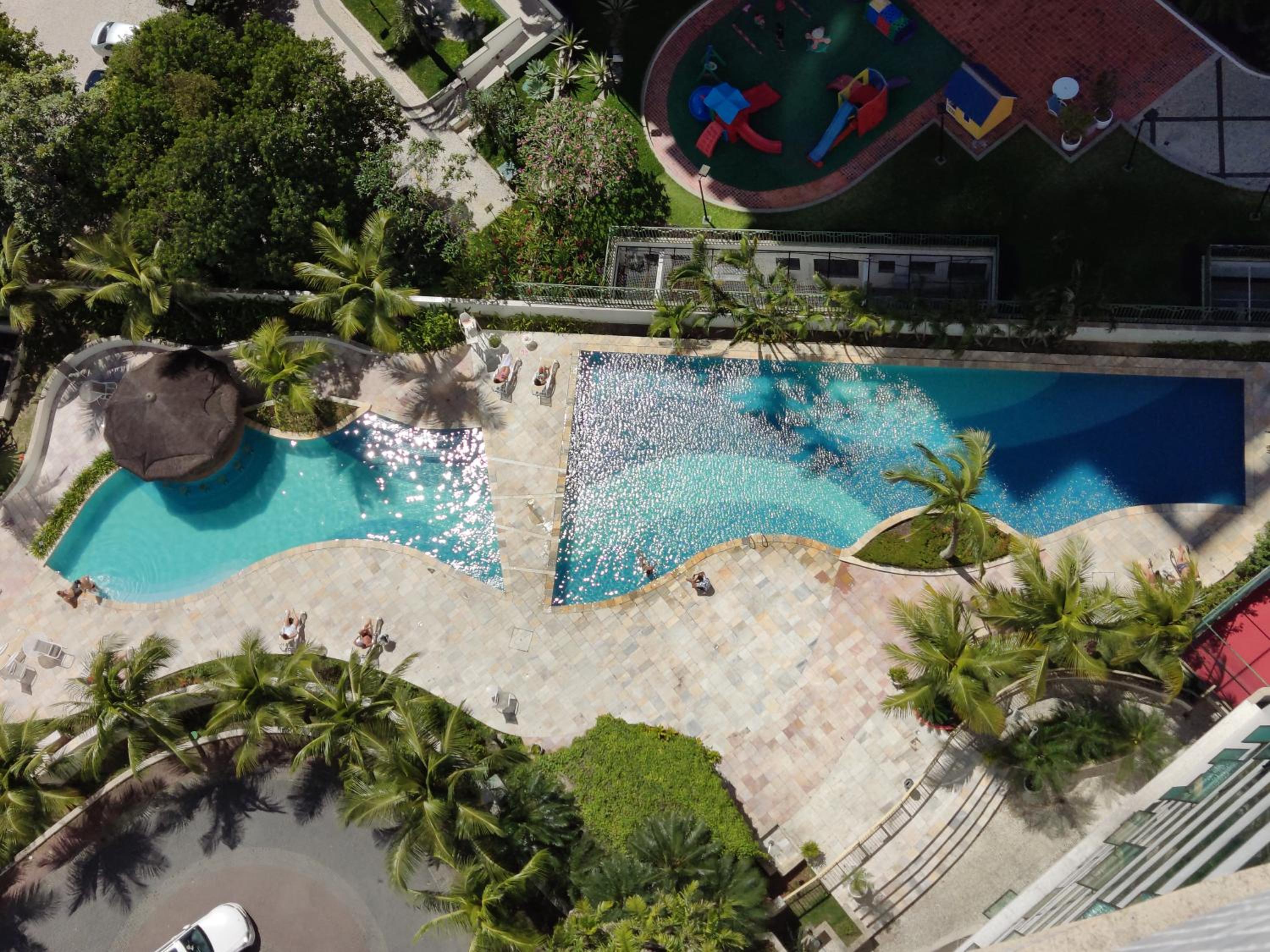Barra Prime Flats, Ed Mediterrâneo, wi-fi 400Mb, balsa pra praia grátis, ar condicionado novo!