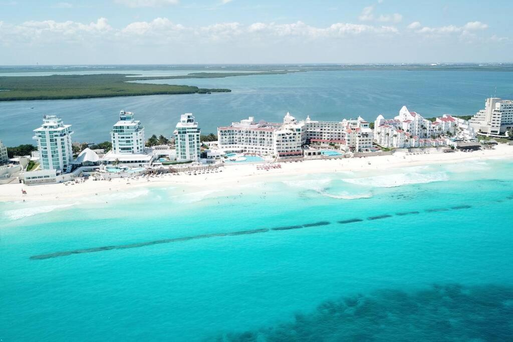 Estudio 1A sobre hermosa playa, excelente opción