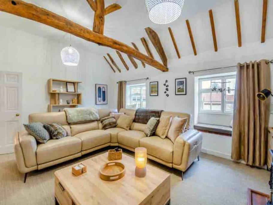 The Retreat-luxury cottage with hot tub (sleeps 4) view 3