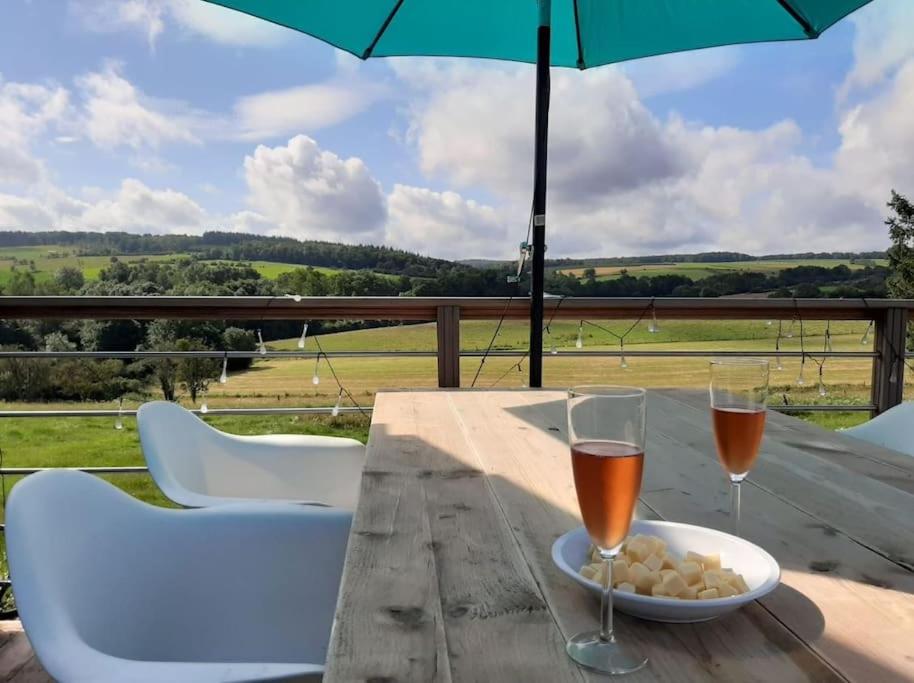 Huis met zonneterras, tuin en panoramisch uitzicht