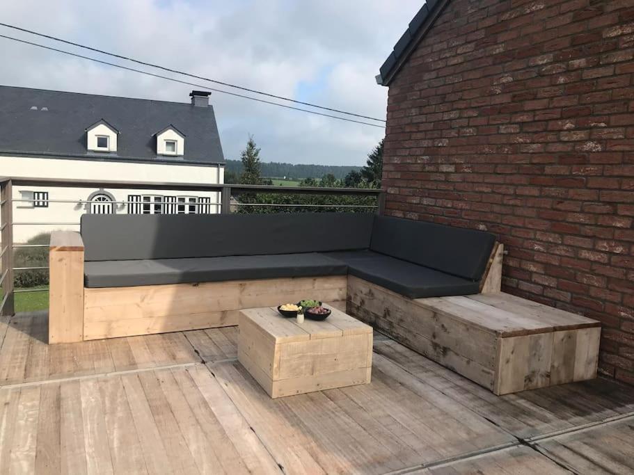 Huis met zonneterras, tuin en panoramisch uitzicht