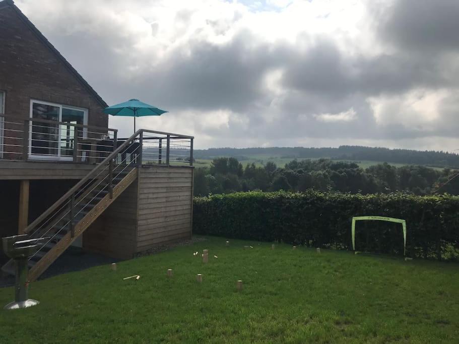 Huis met zonneterras, tuin en panoramisch uitzicht