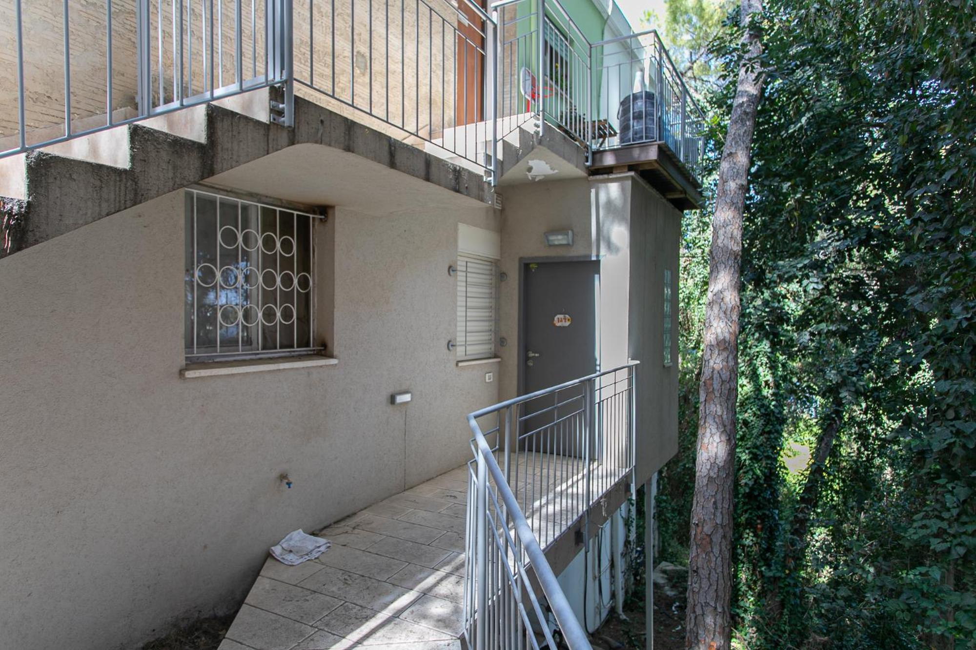 Carmel Boutique Apartments - Urban Forest view 4