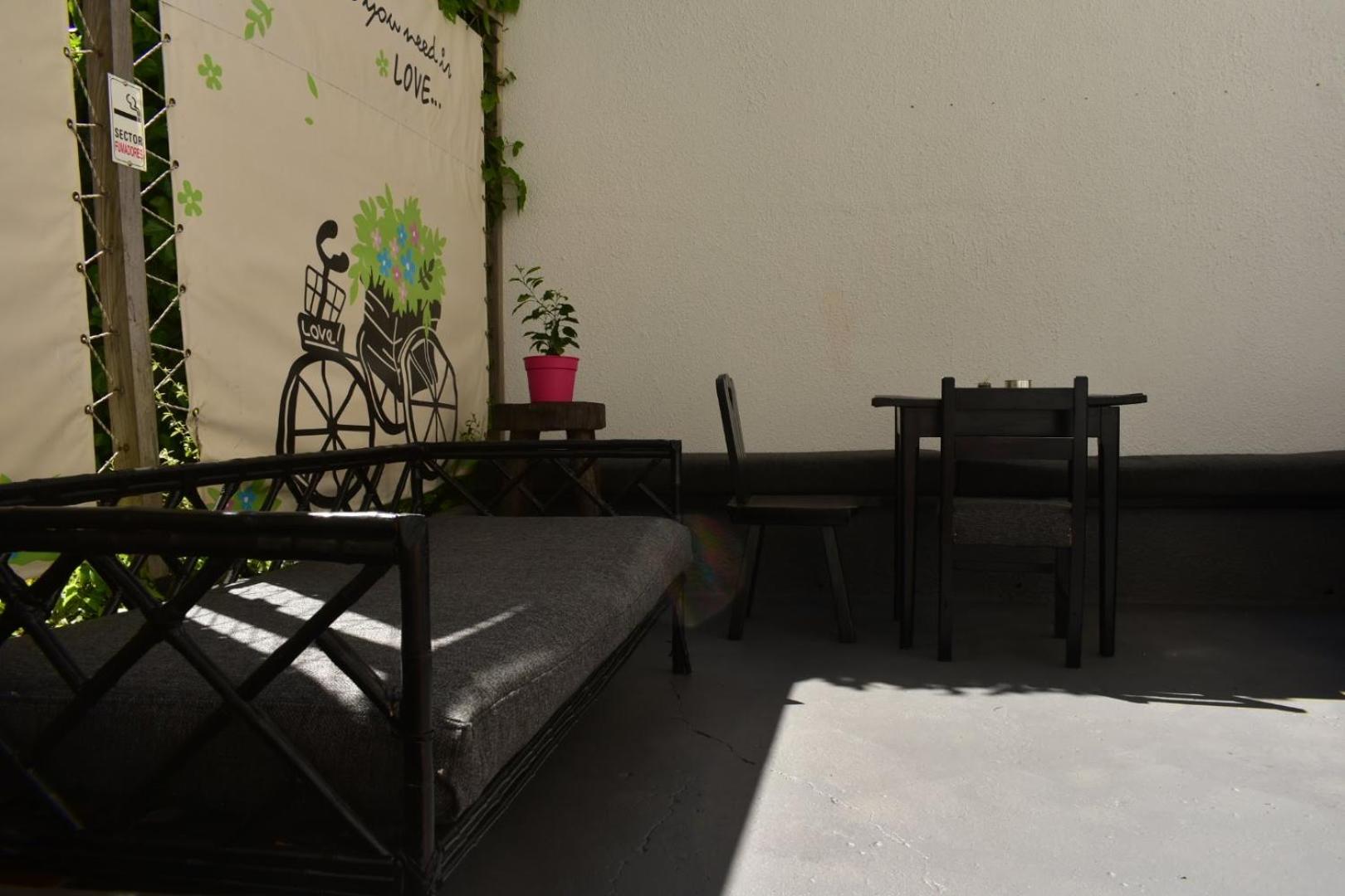 Cinerama Hostel