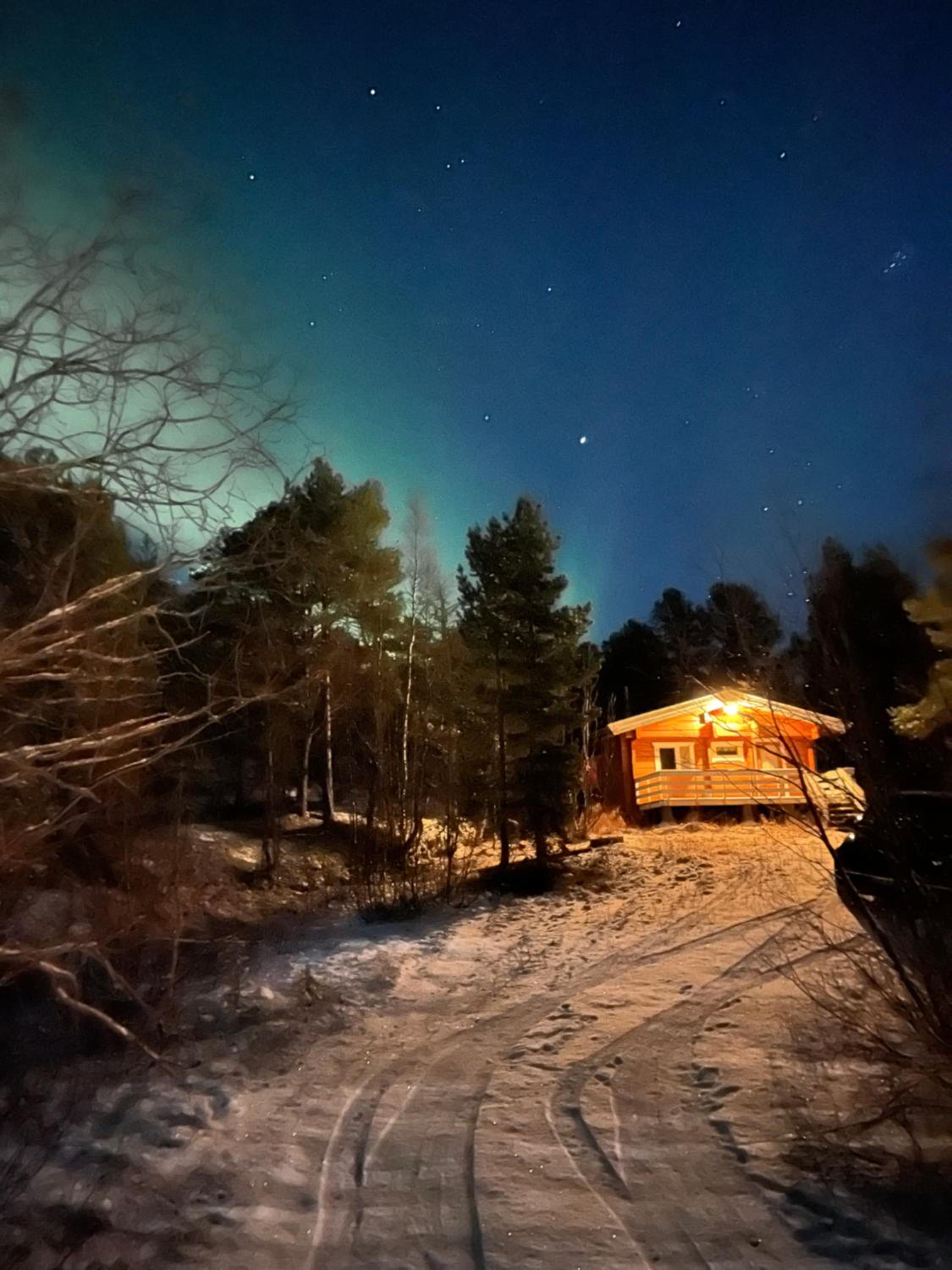 Macktunet - Retro log cabin from the 70s in Malangen view 2