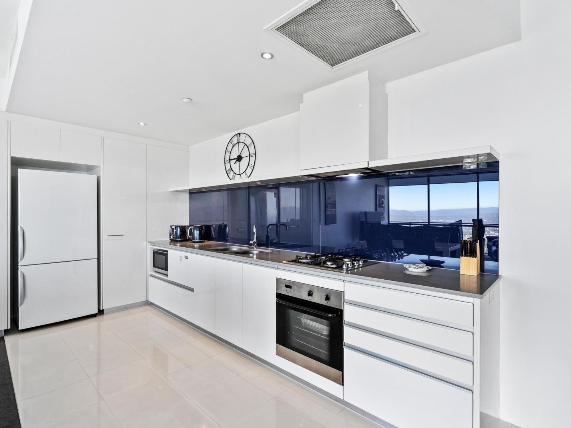Circle on Cavill - Hosted by Coastal Letting Co.