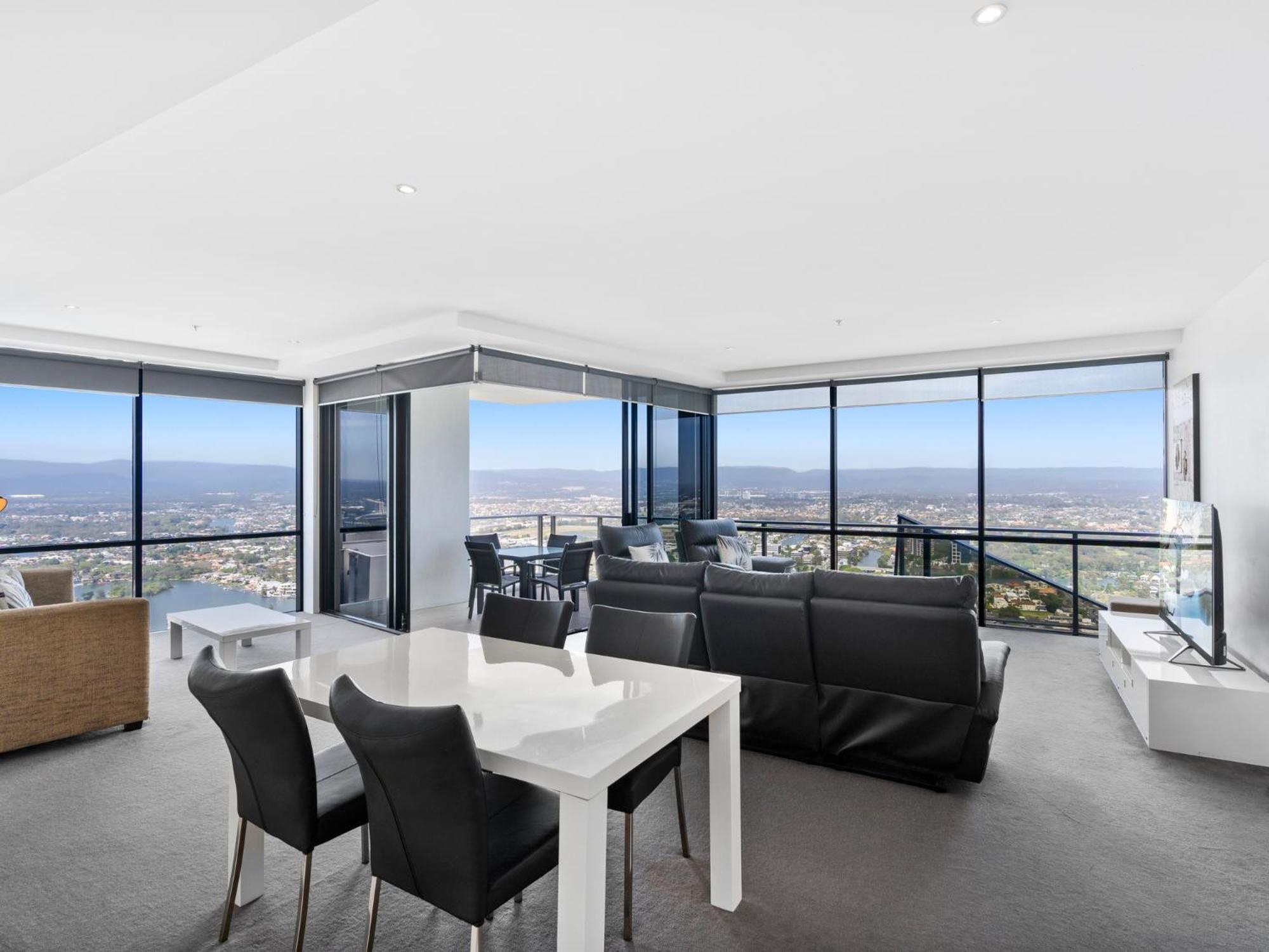 Circle on Cavill - Hosted by Coastal Letting Co.
