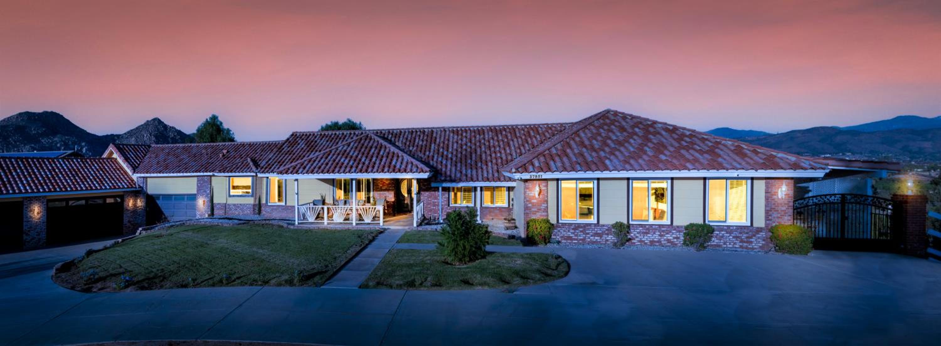 Hilltop Wine Country Estate- Rock Pool + 360 views