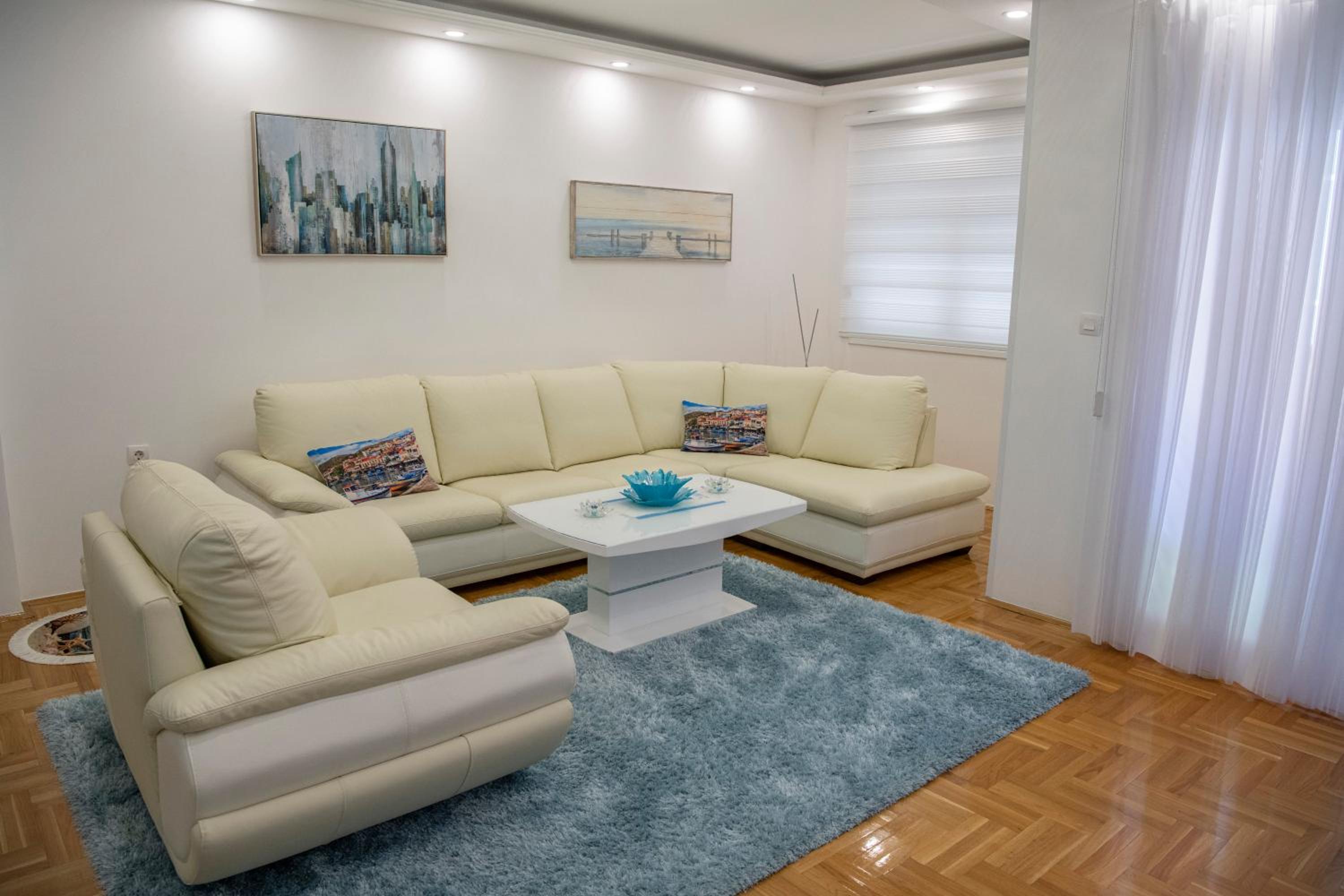 Apartment Queen 1