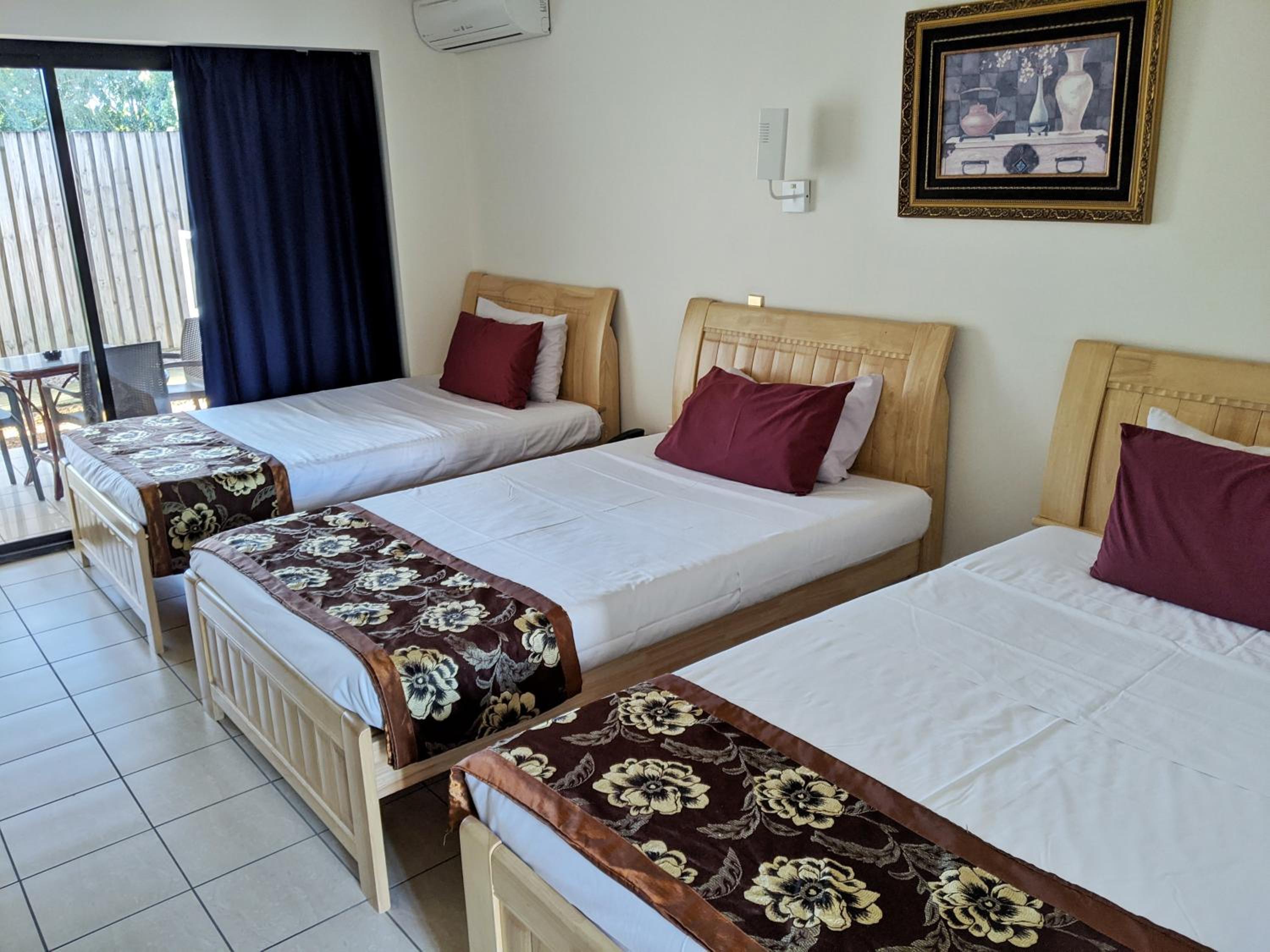 Novena Palms Motel