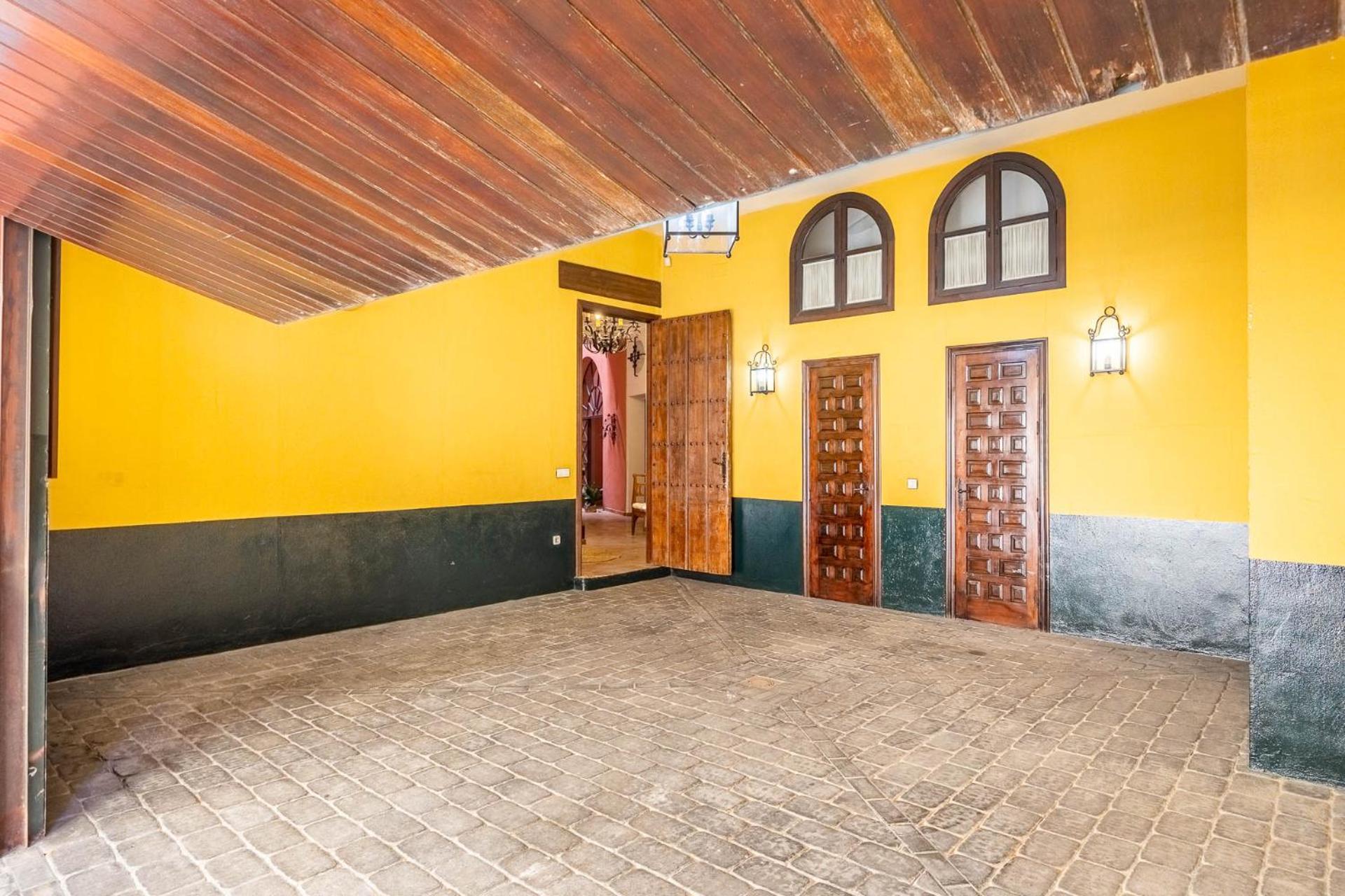 CASA PALACIO SXVIII CON PISCINA en centro histórico de SEVILLA