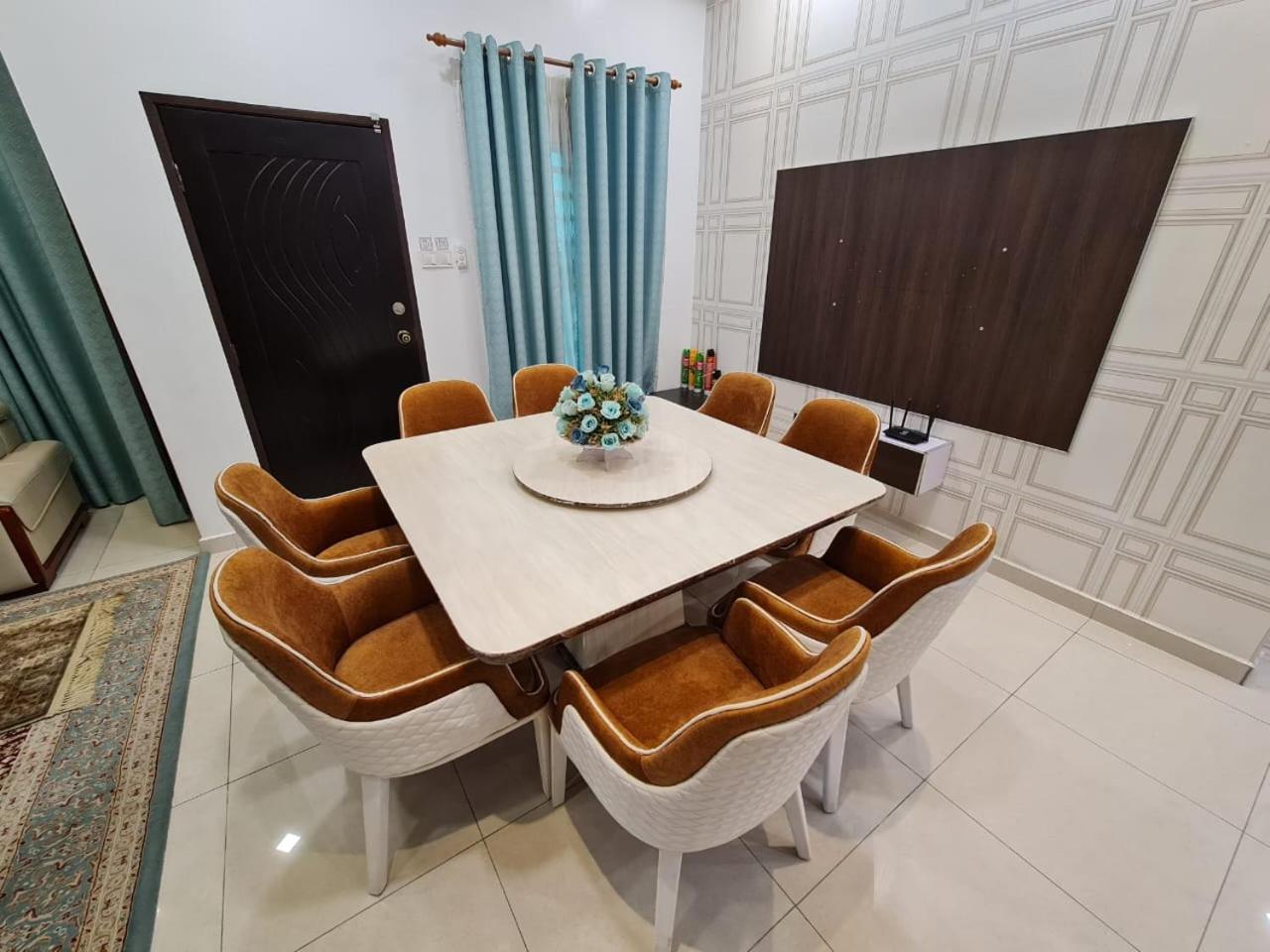 HOMESTAY EPOH MANJOI WITH PRIVATE POOL AND JACUZZI photo 5