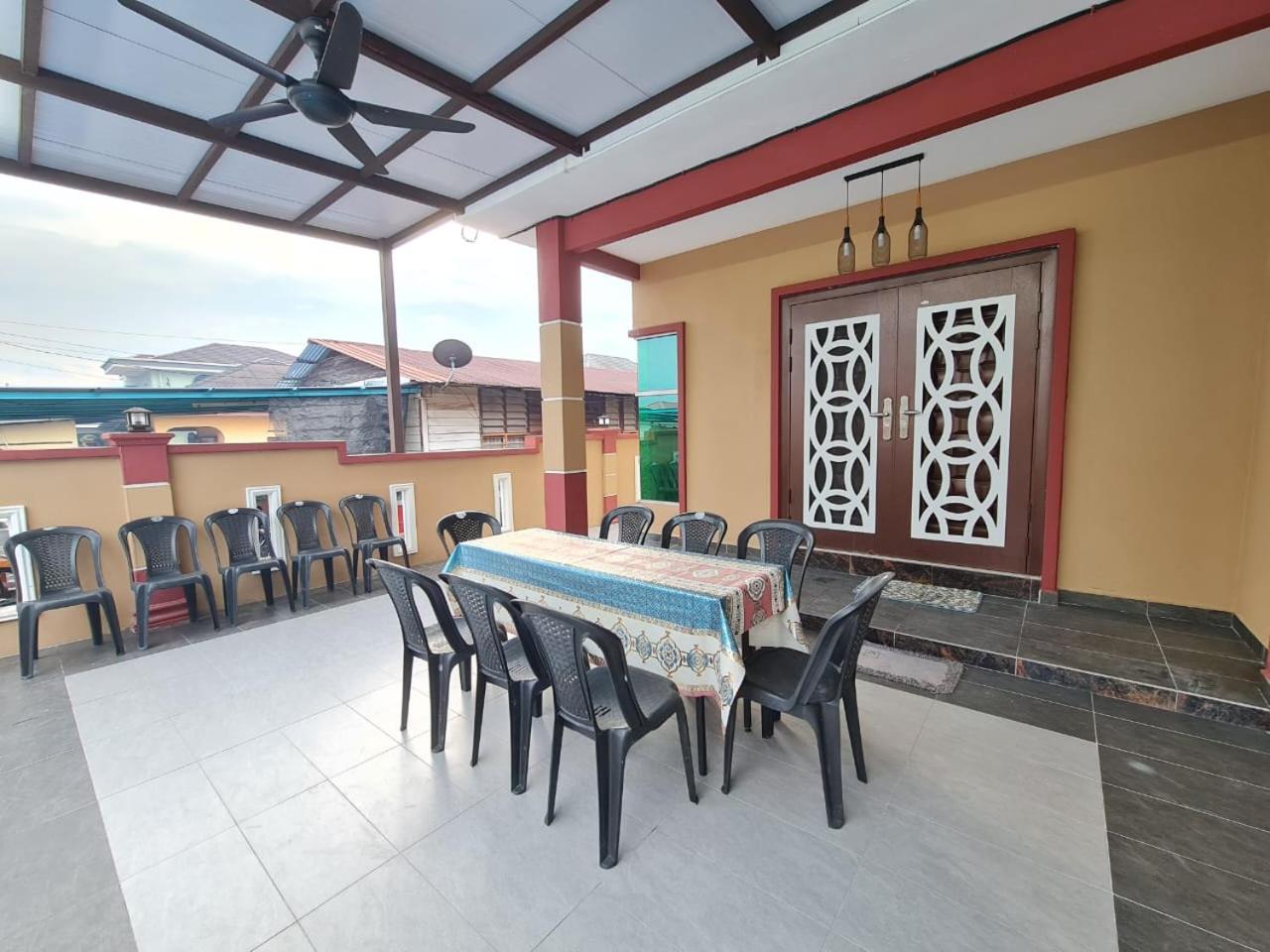 HOMESTAY EPOH MANJOI WITH PRIVATE POOL AND JACUZZI photo 6