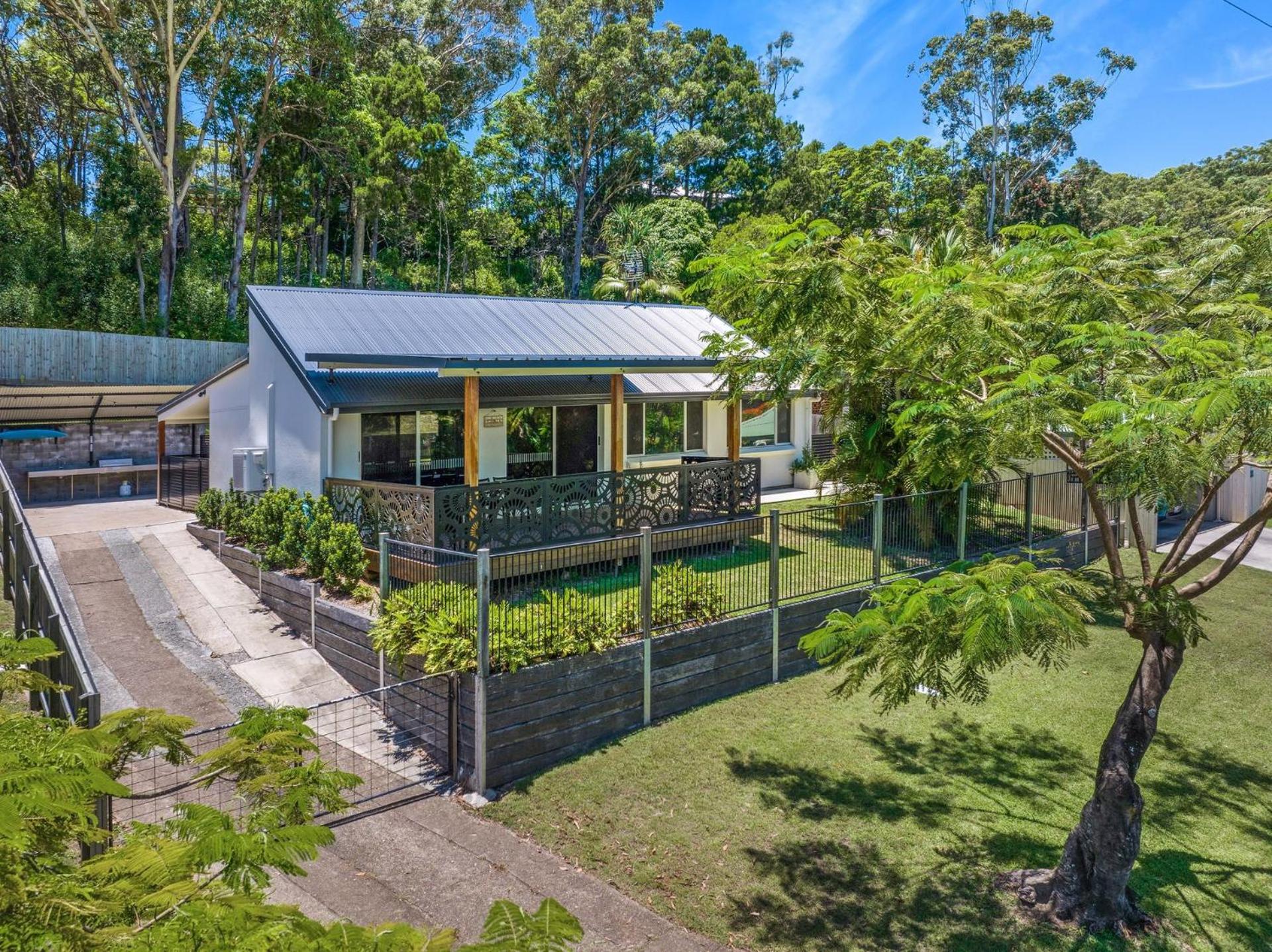 Castaway Cottage - Rainbow Beach