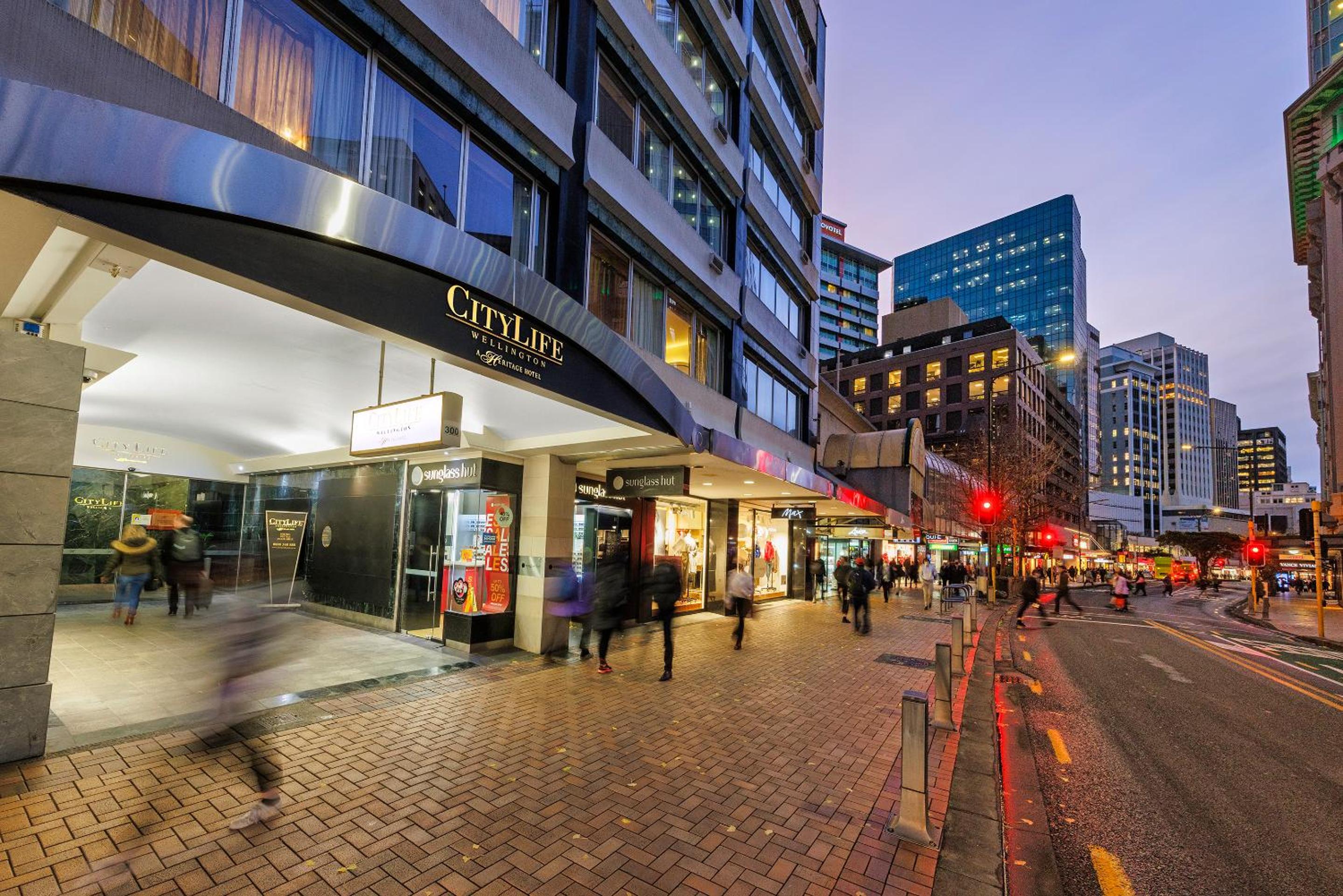 Hotel Adina Citylife Wellington - Image 1