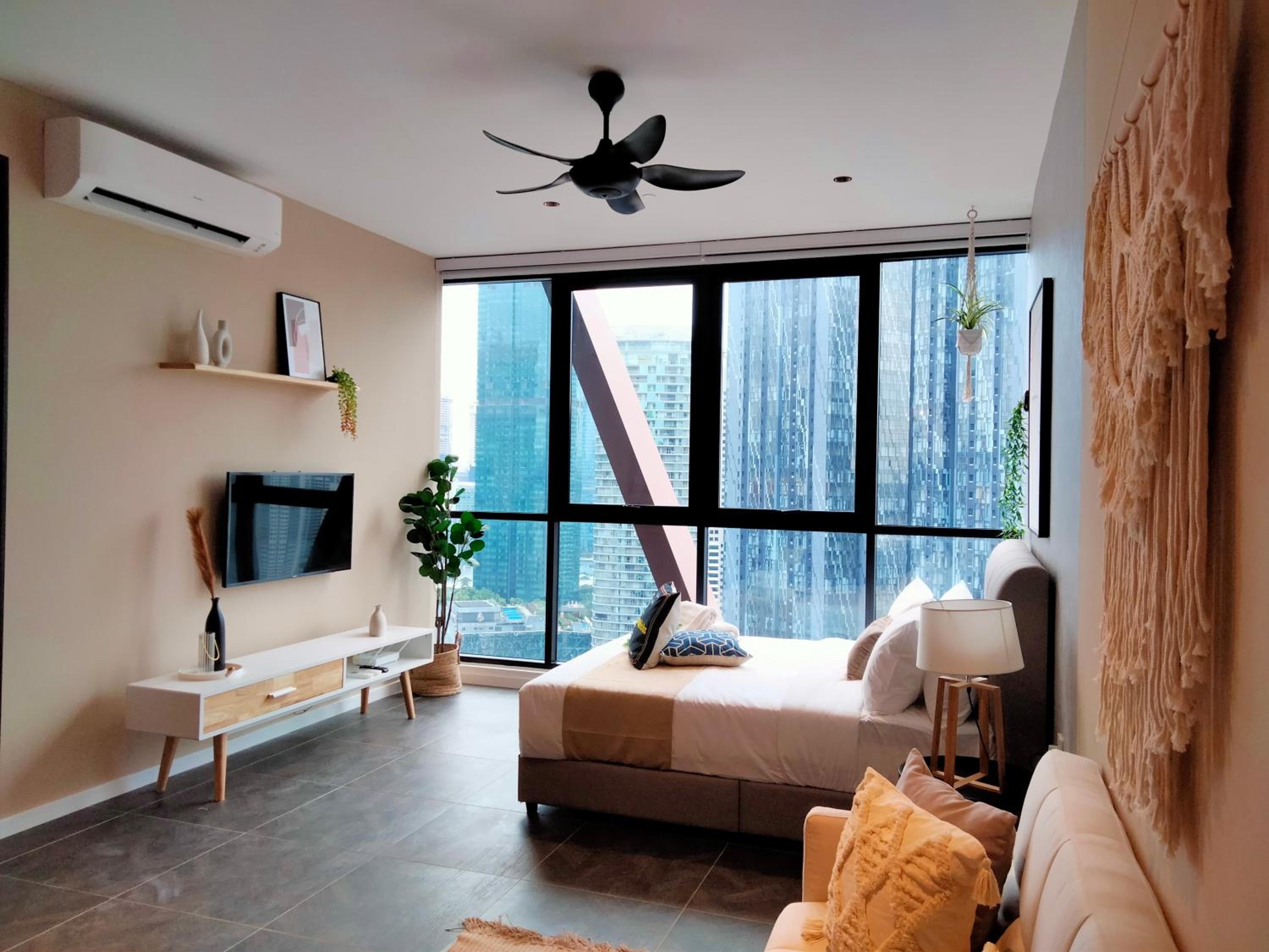 Scarletz Suites KLCC I HomeBrickz