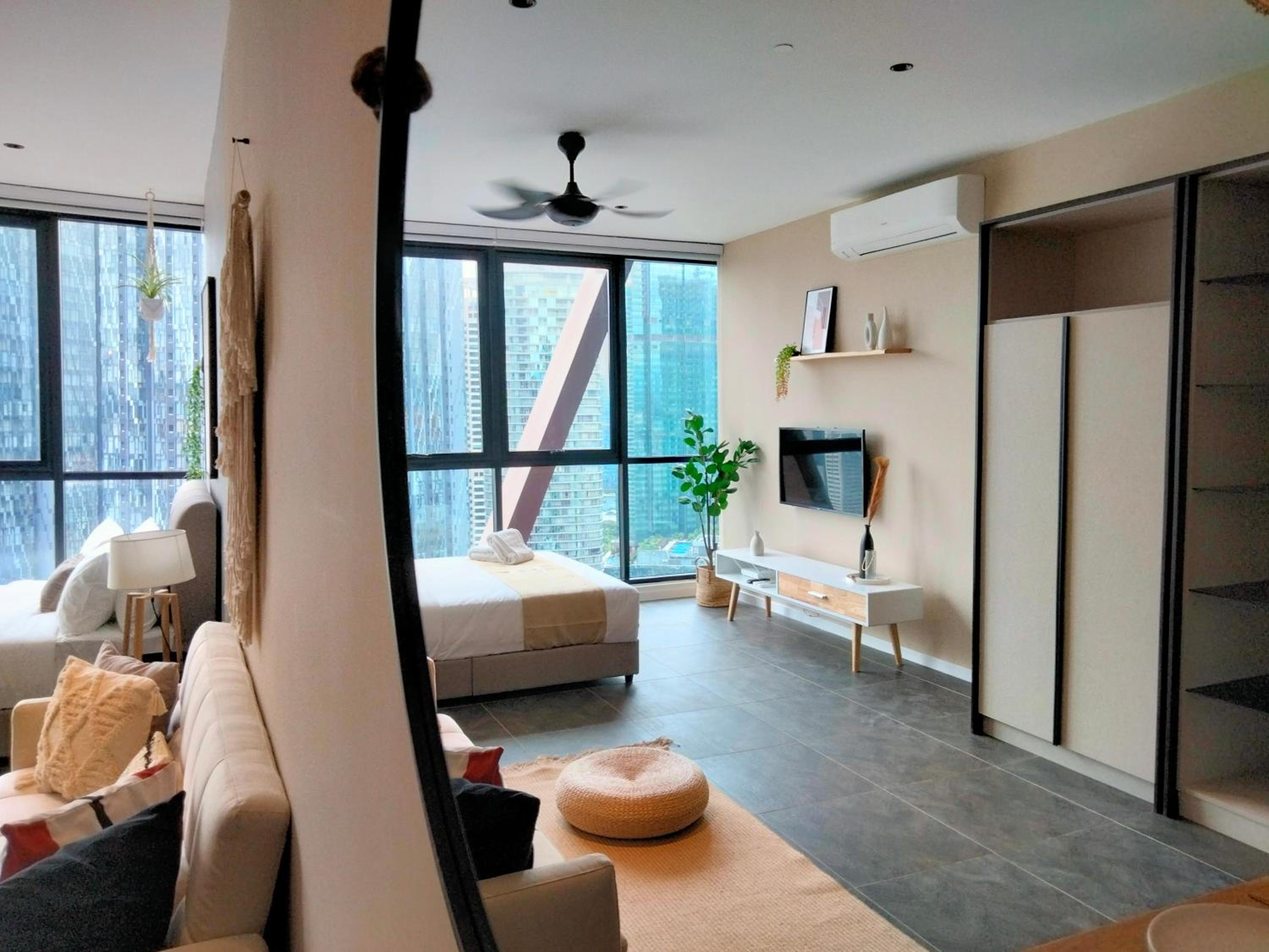 Scarletz Suites KLCC I HomeBrickz
