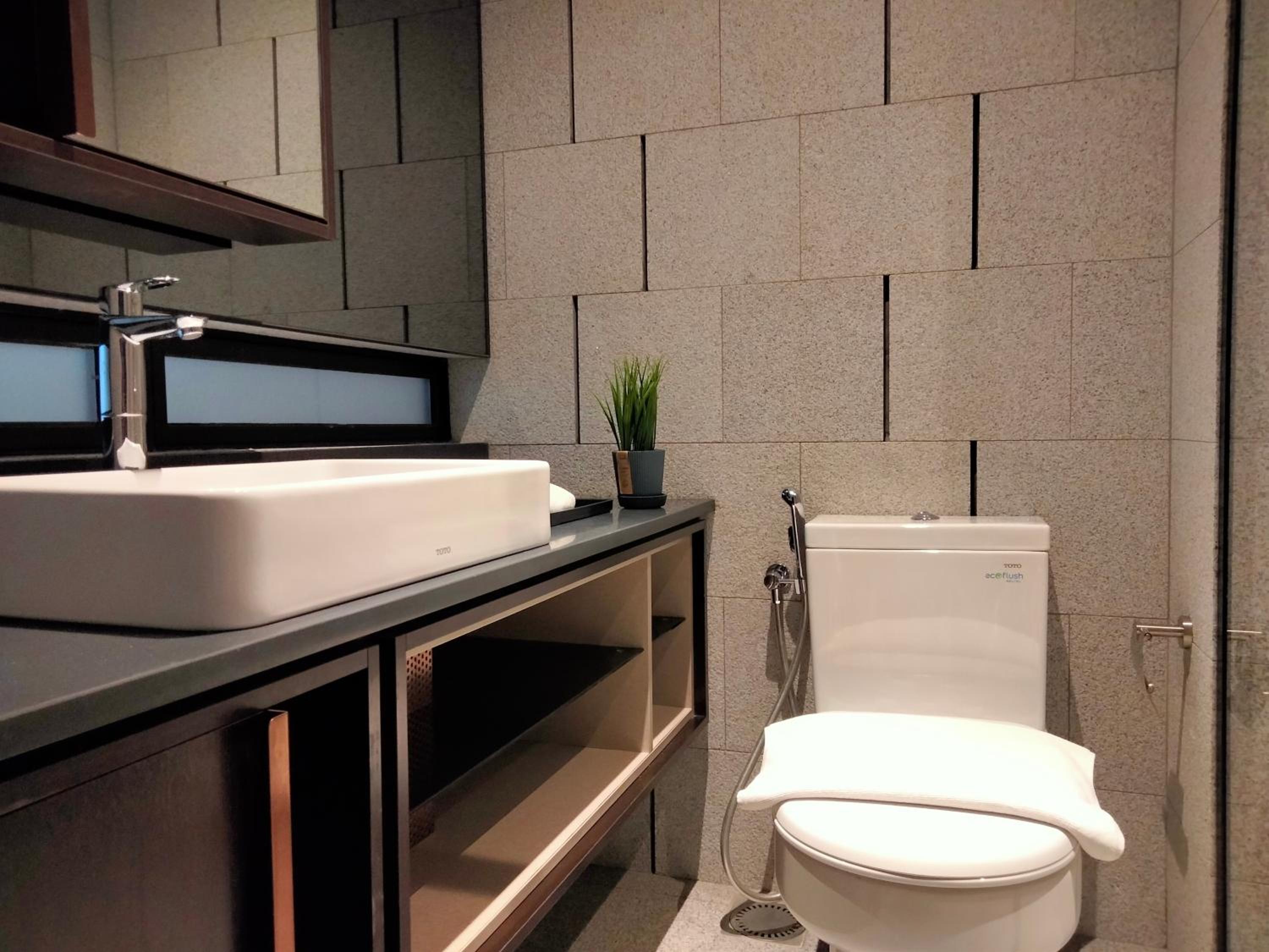 Scarletz Suites KLCC I HomeBrickz
