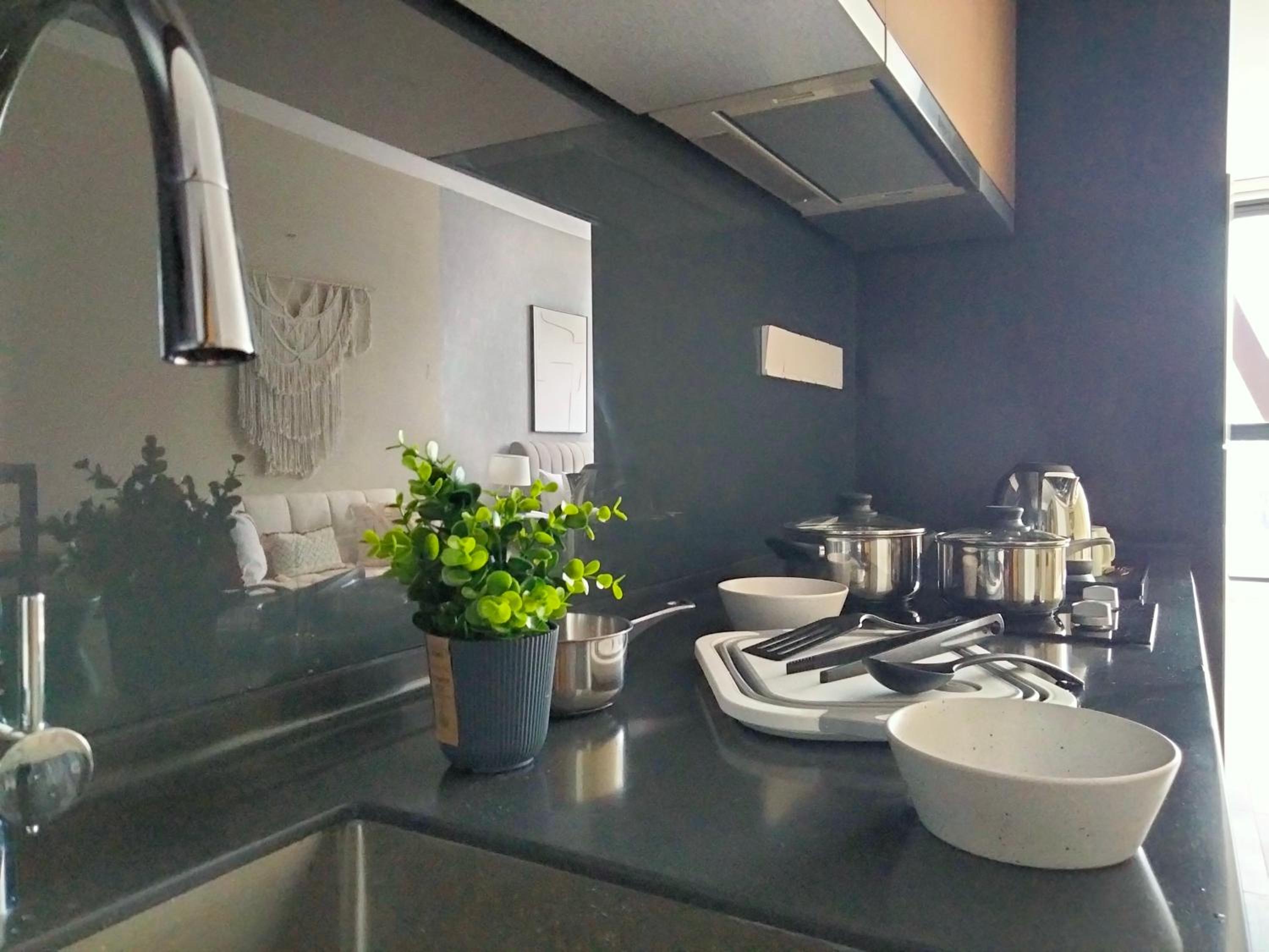 Scarletz Suites KLCC I HomeBrickz