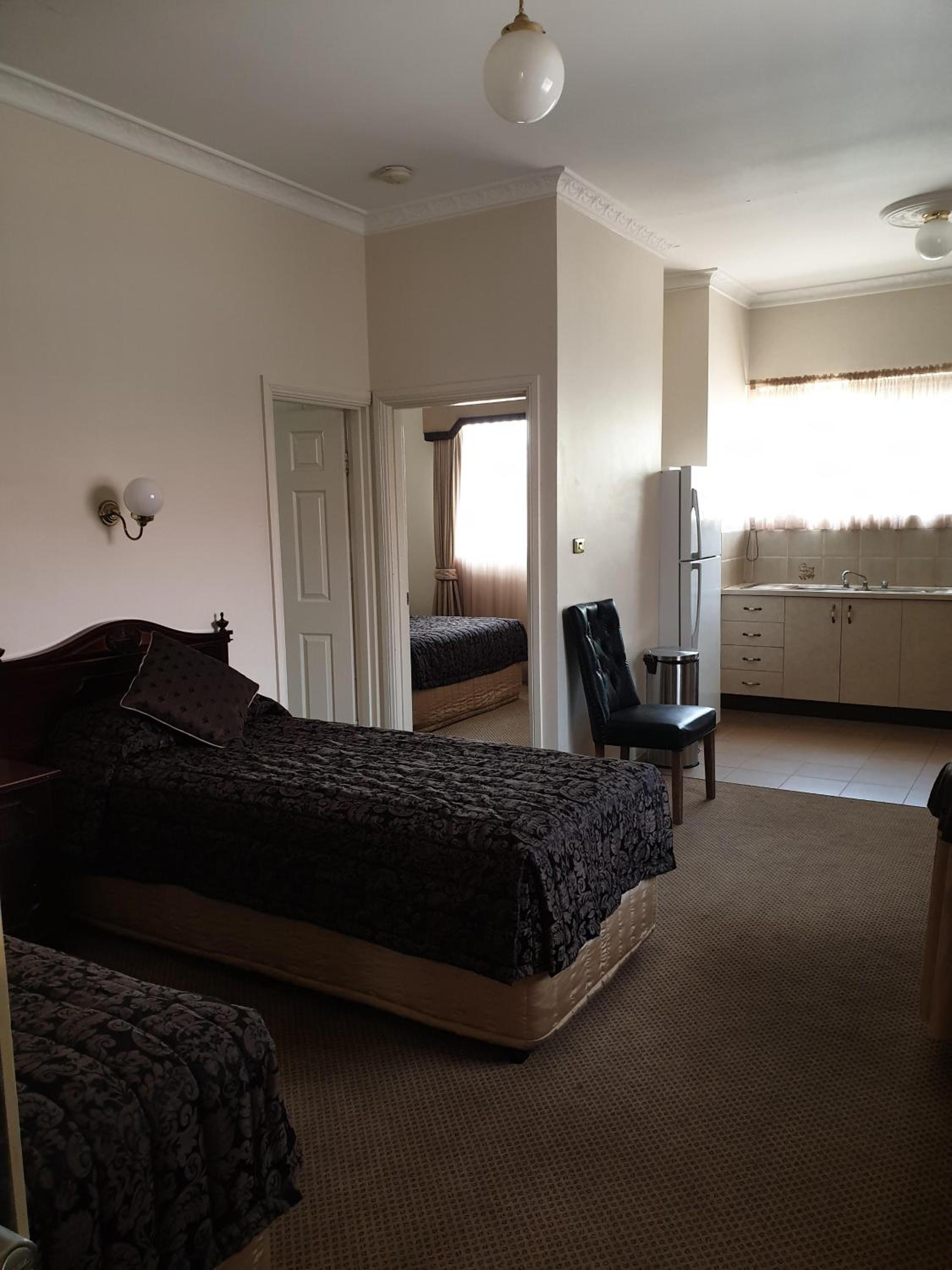 Australian Heritage Motor Inn