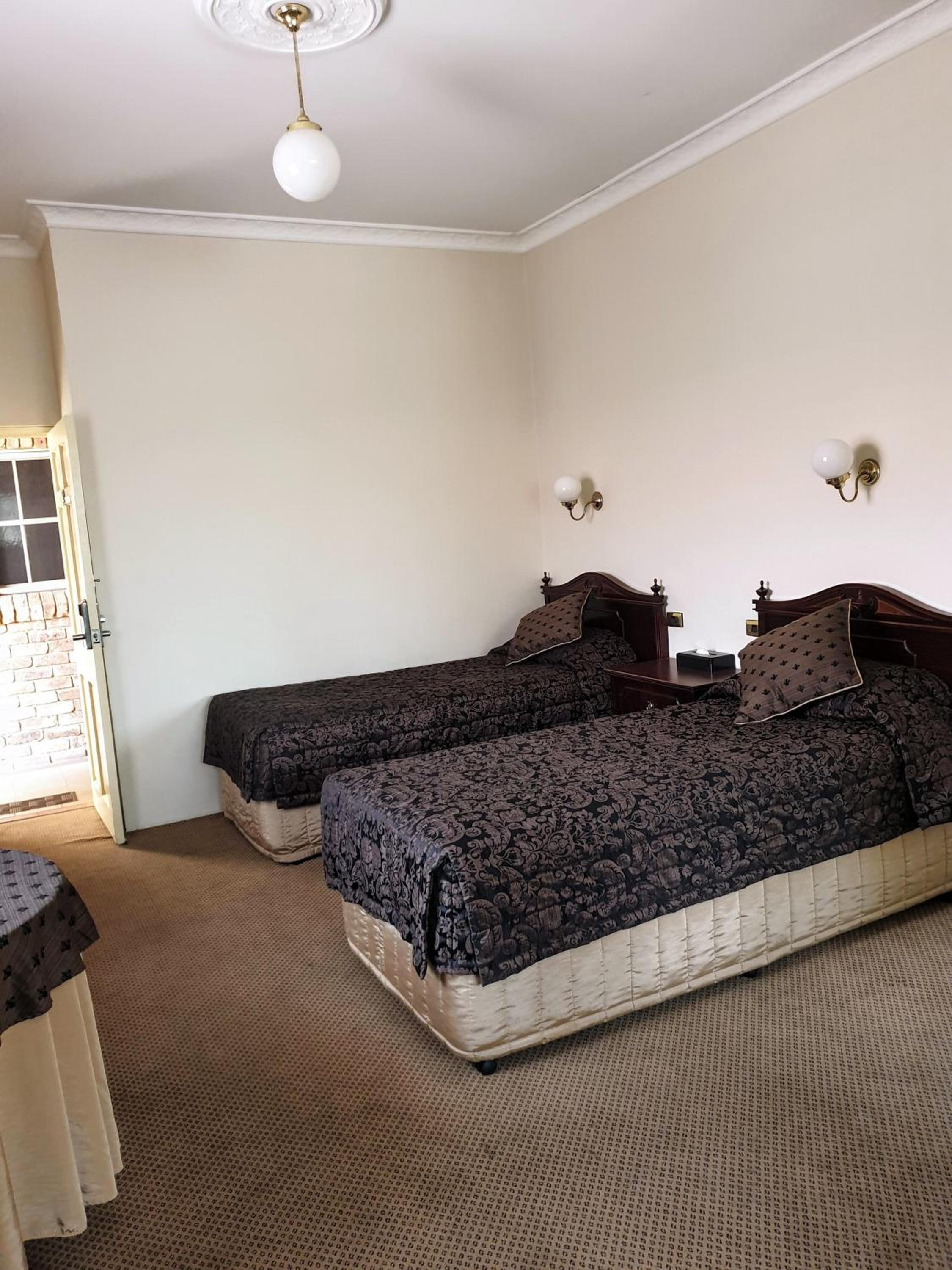 Australian Heritage Motor Inn
