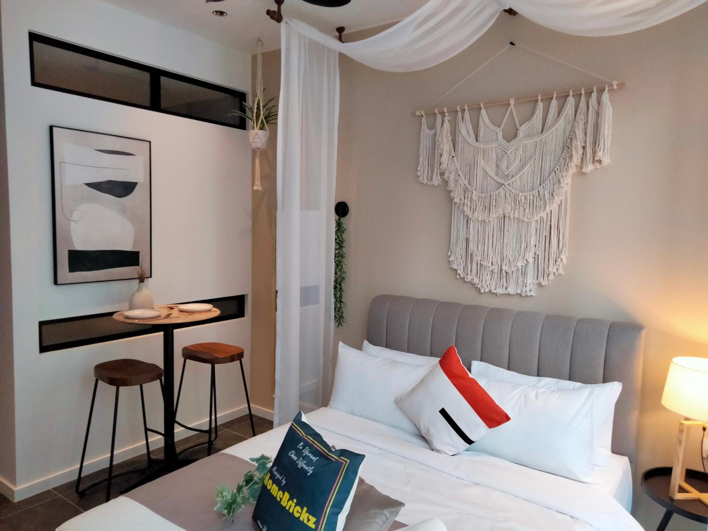 Scarletz Suites KLCC I HomeBrickz
