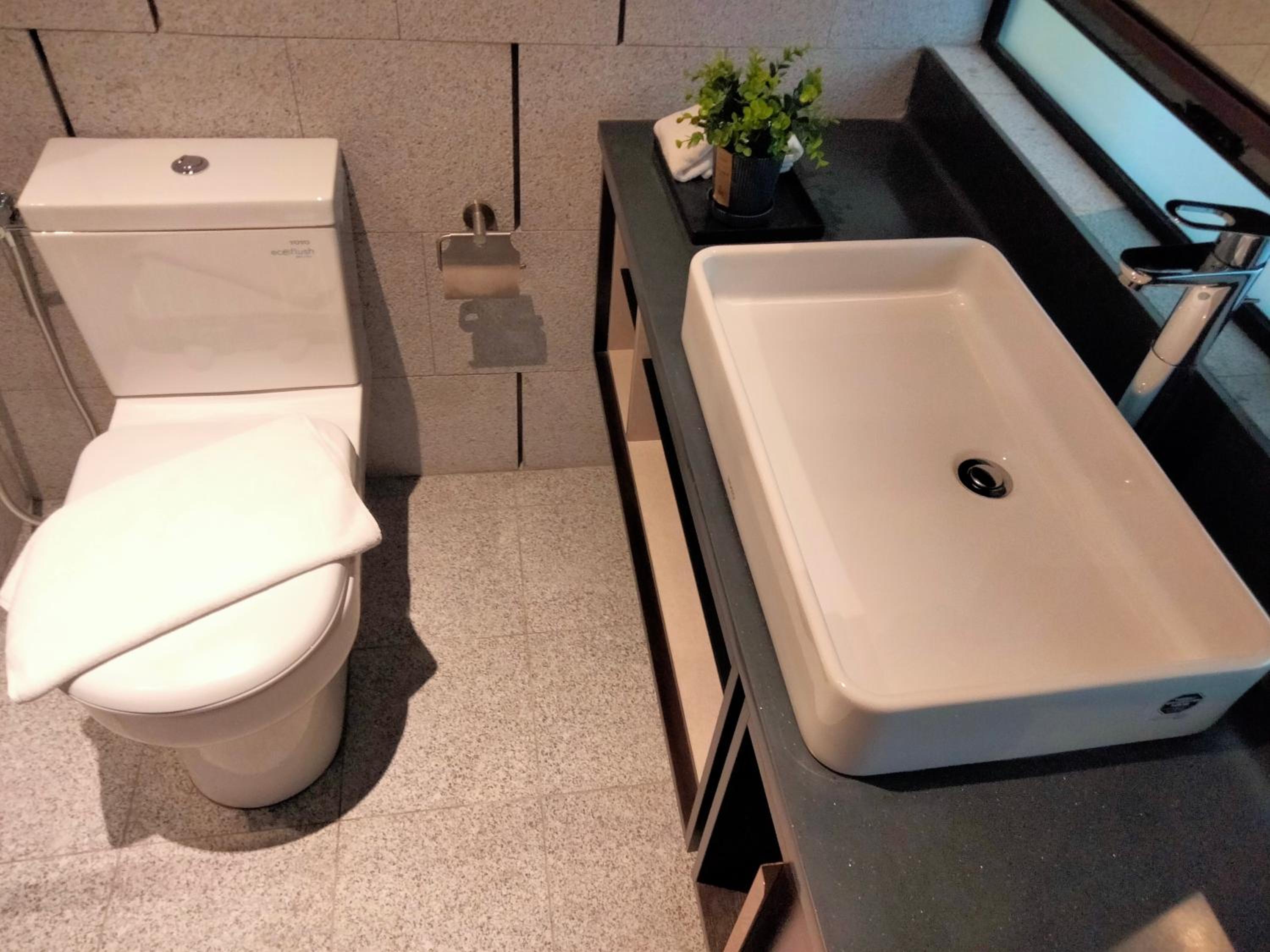 Scarletz Suites KLCC I HomeBrickz