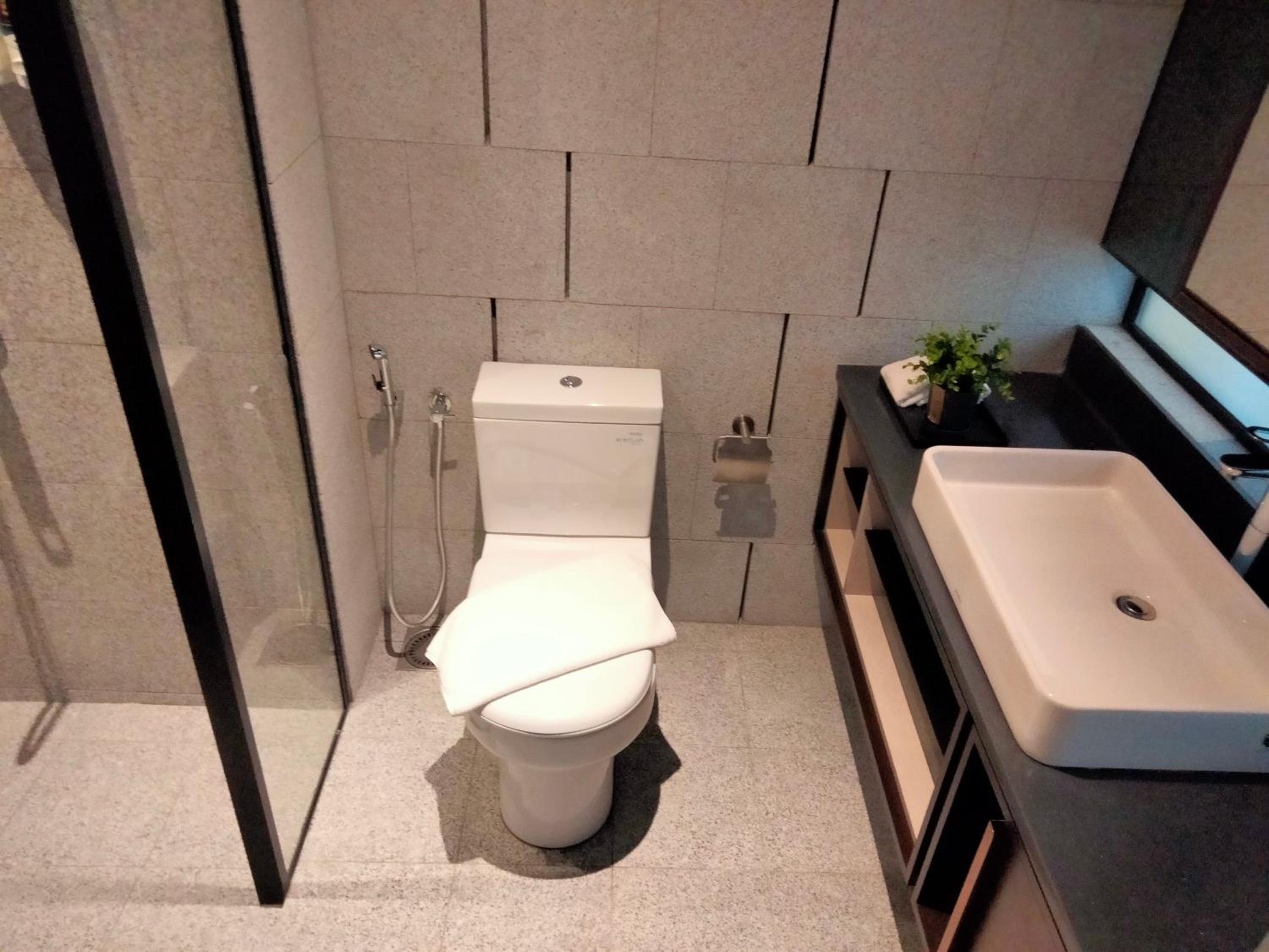 Scarletz Suites KLCC I HomeBrickz