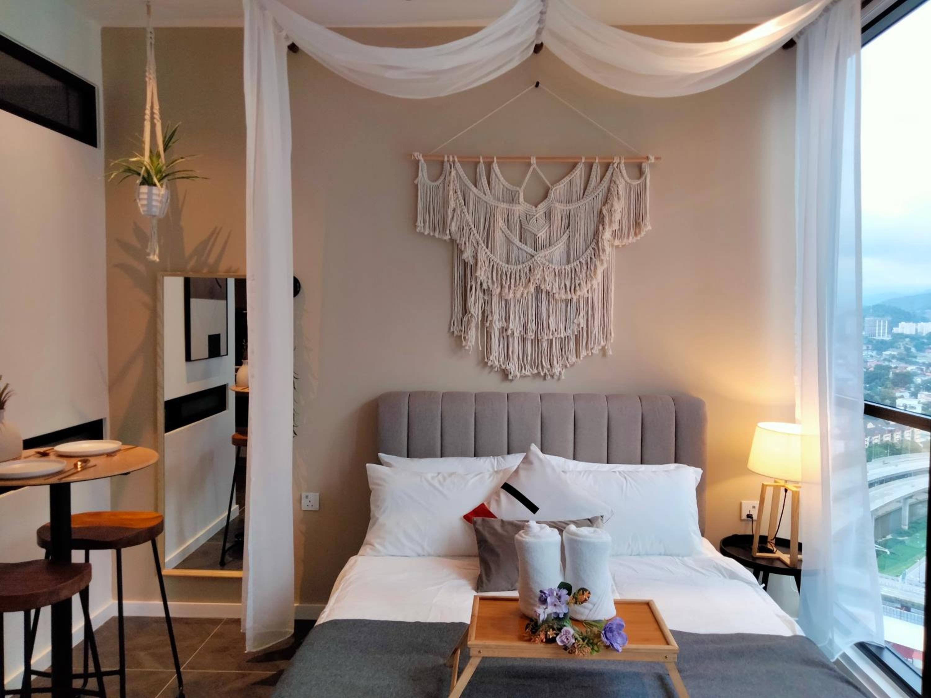 Scarletz Suites KLCC I HomeBrickz