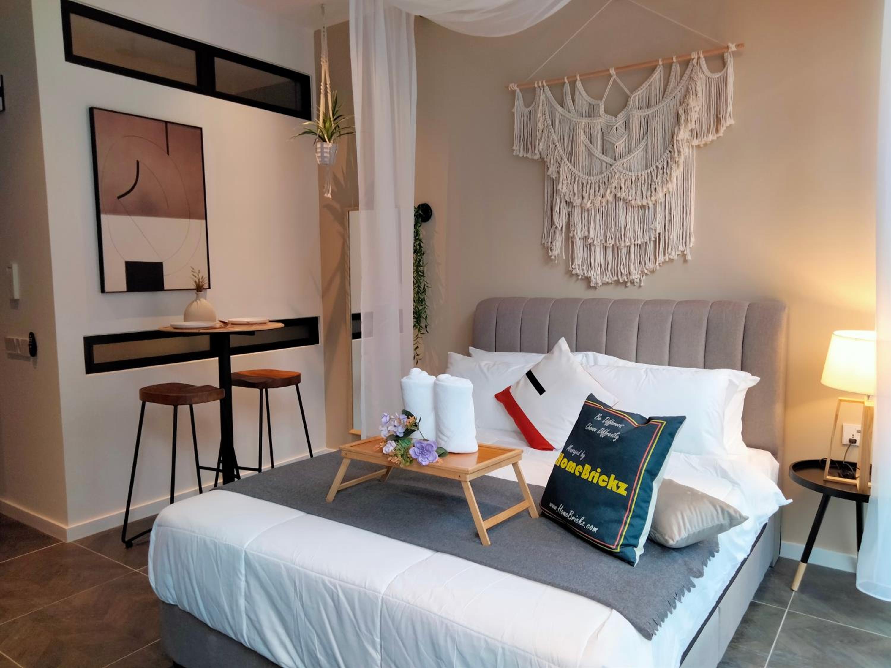Scarletz Suites KLCC I HomeBrickz