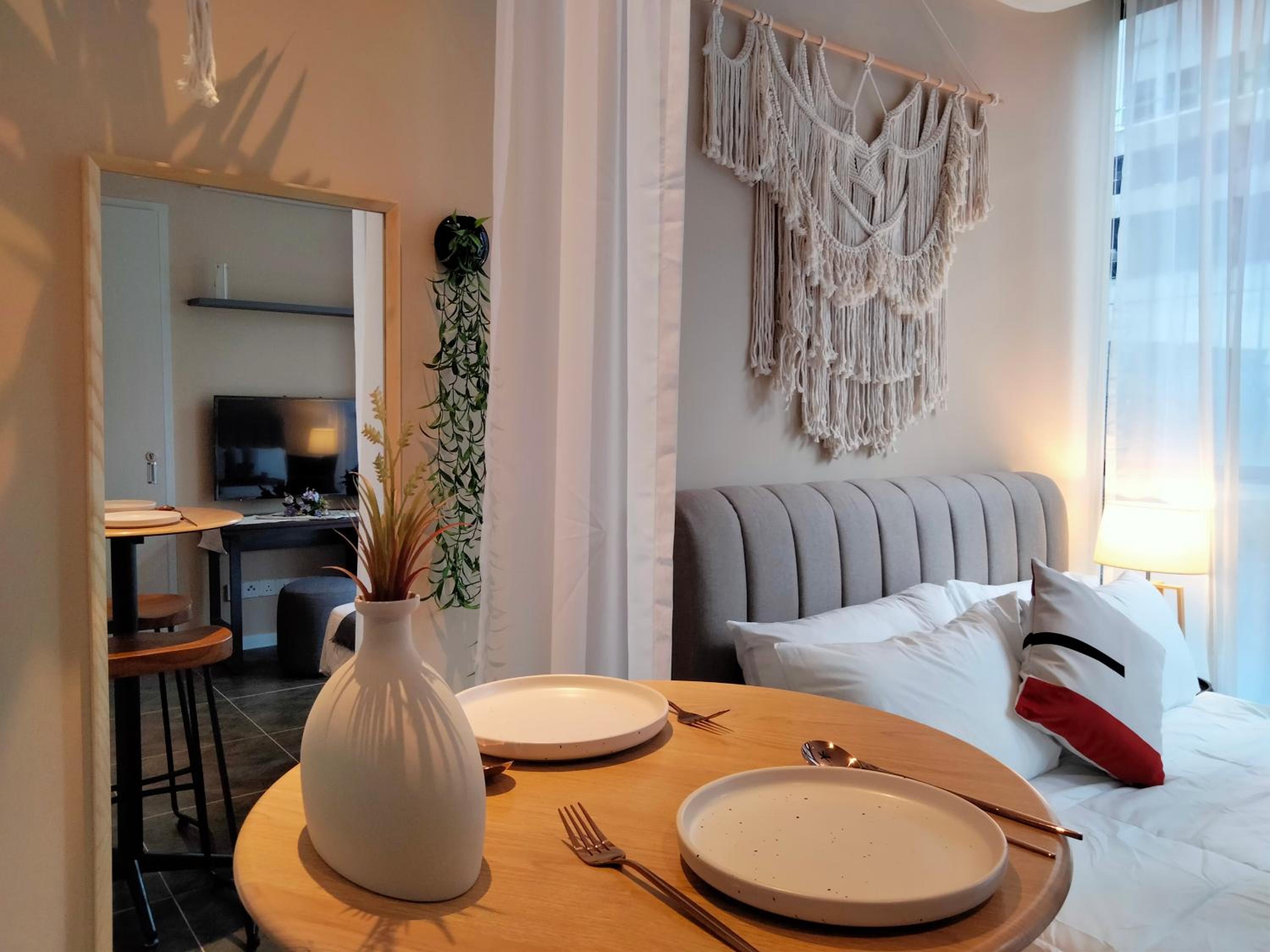 Scarletz Suites KLCC I HomeBrickz