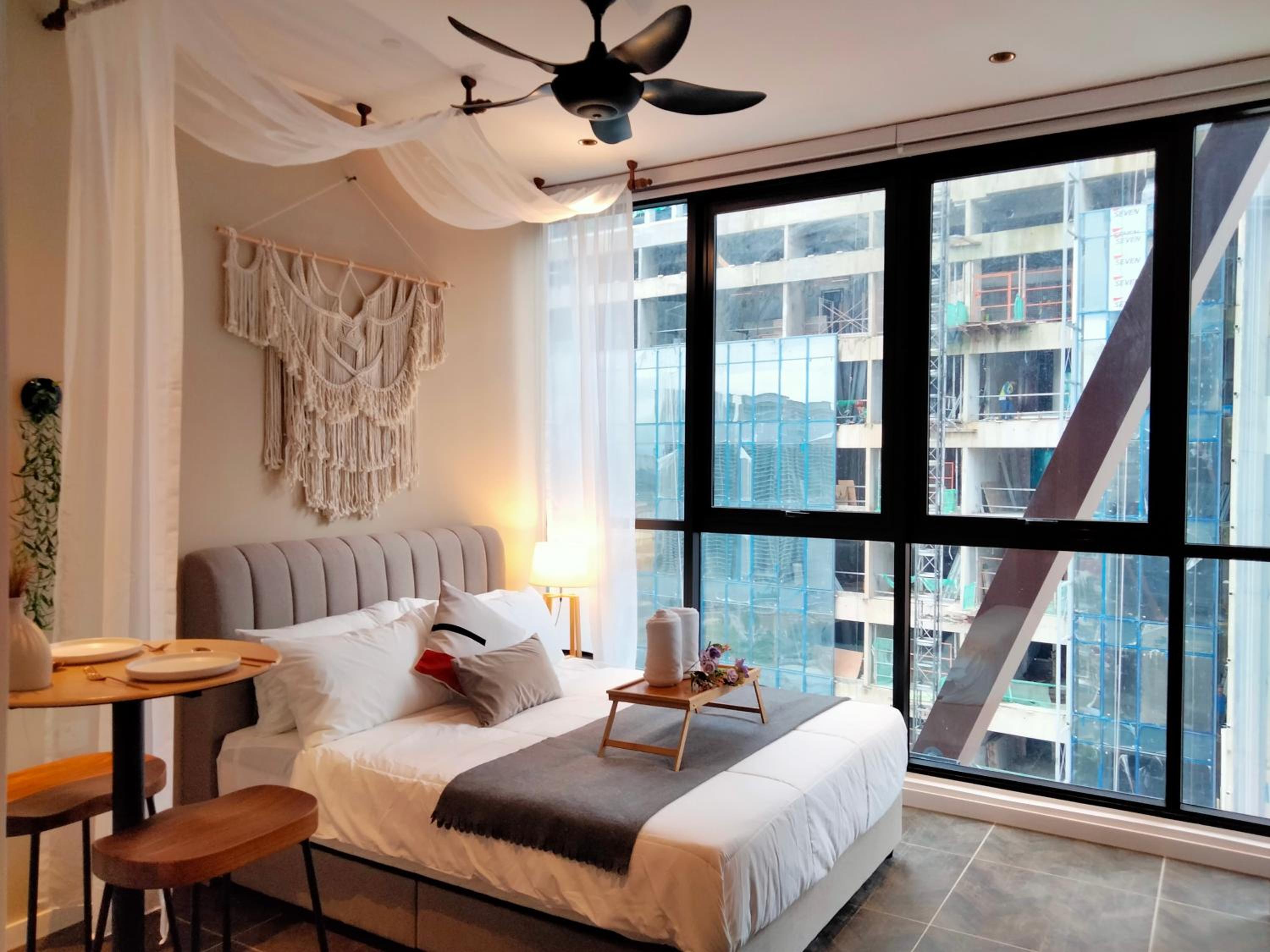 Scarletz Suites KLCC I HomeBrickz