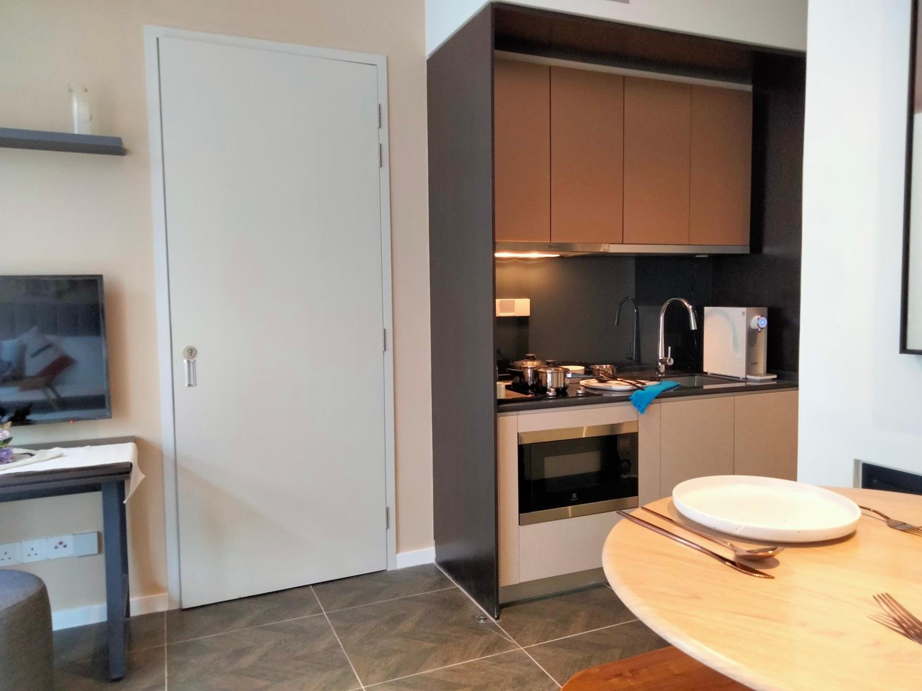Scarletz Suites KLCC I HomeBrickz