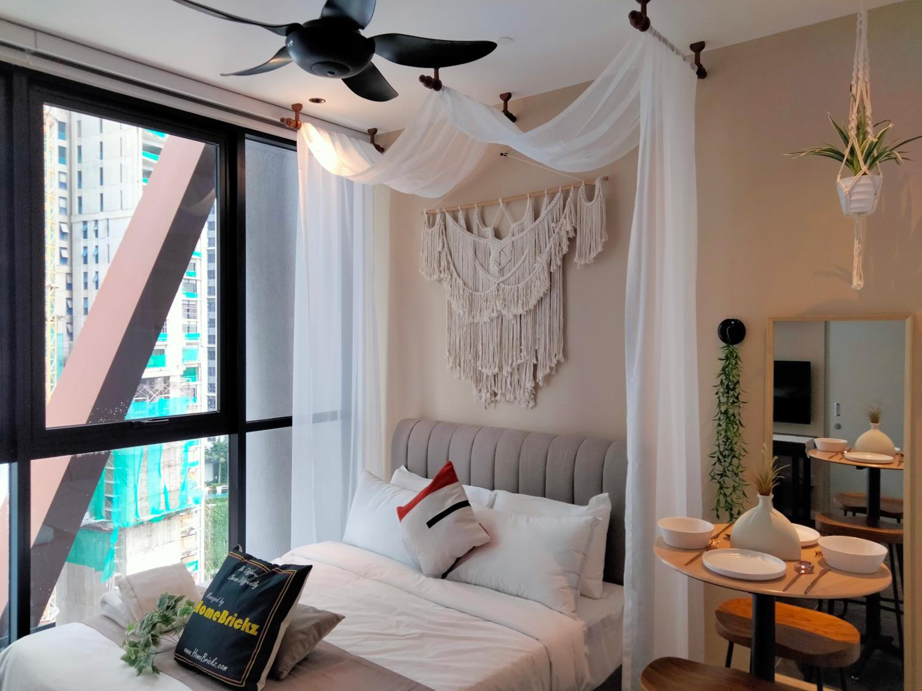 Scarletz Suites KLCC I HomeBrickz