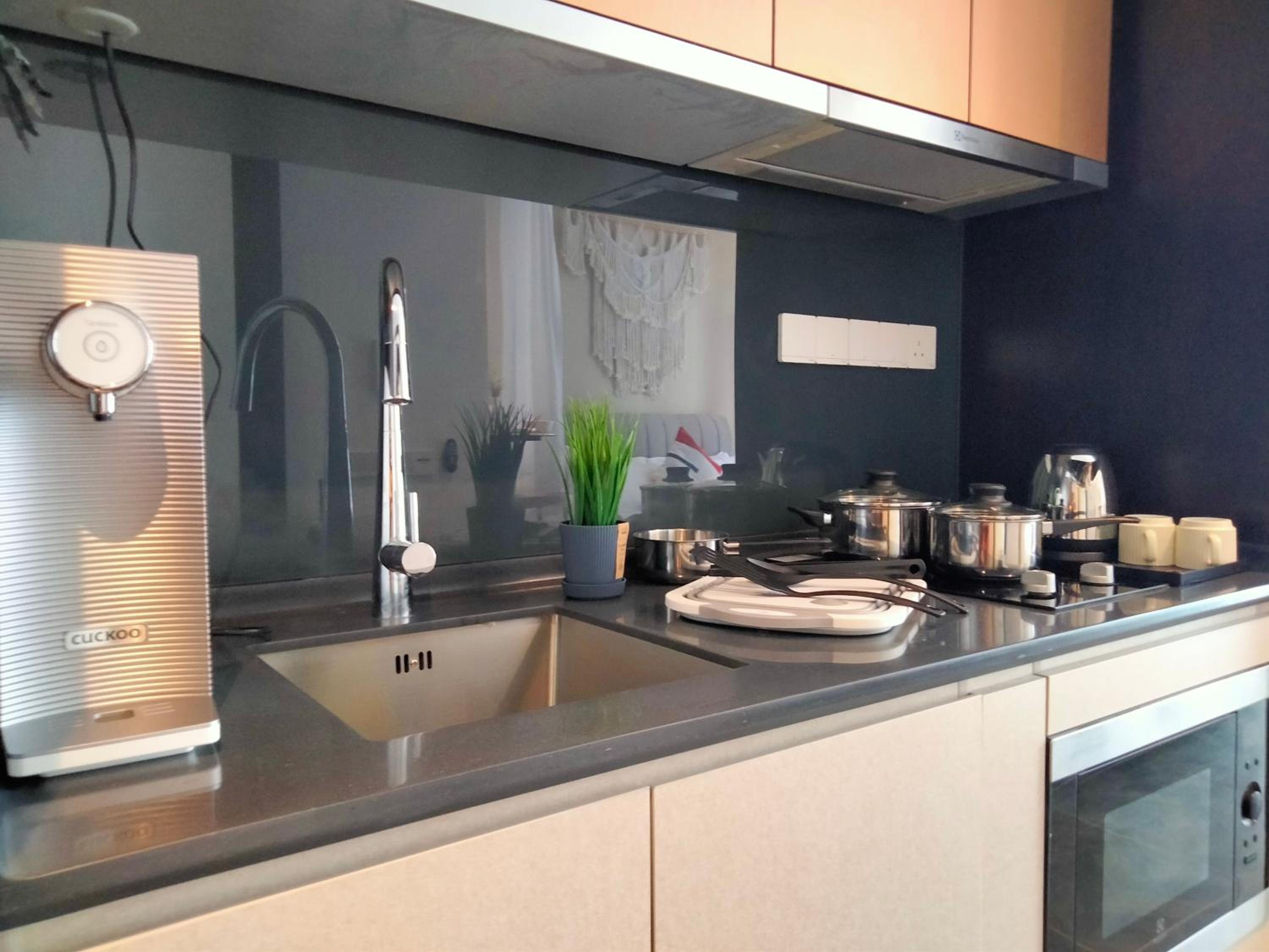 Scarletz Suites KLCC I HomeBrickz