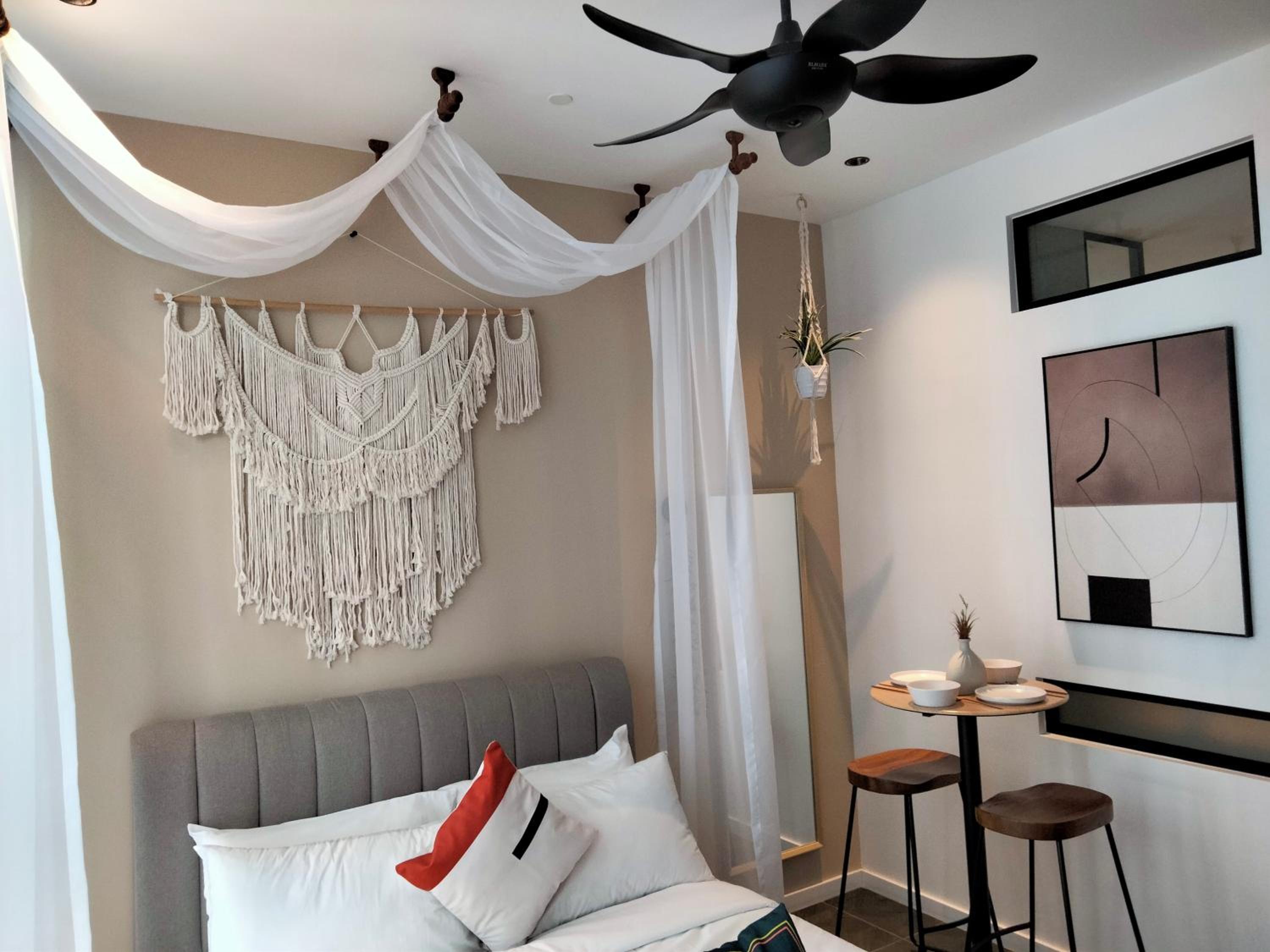 Scarletz Suites KLCC I HomeBrickz