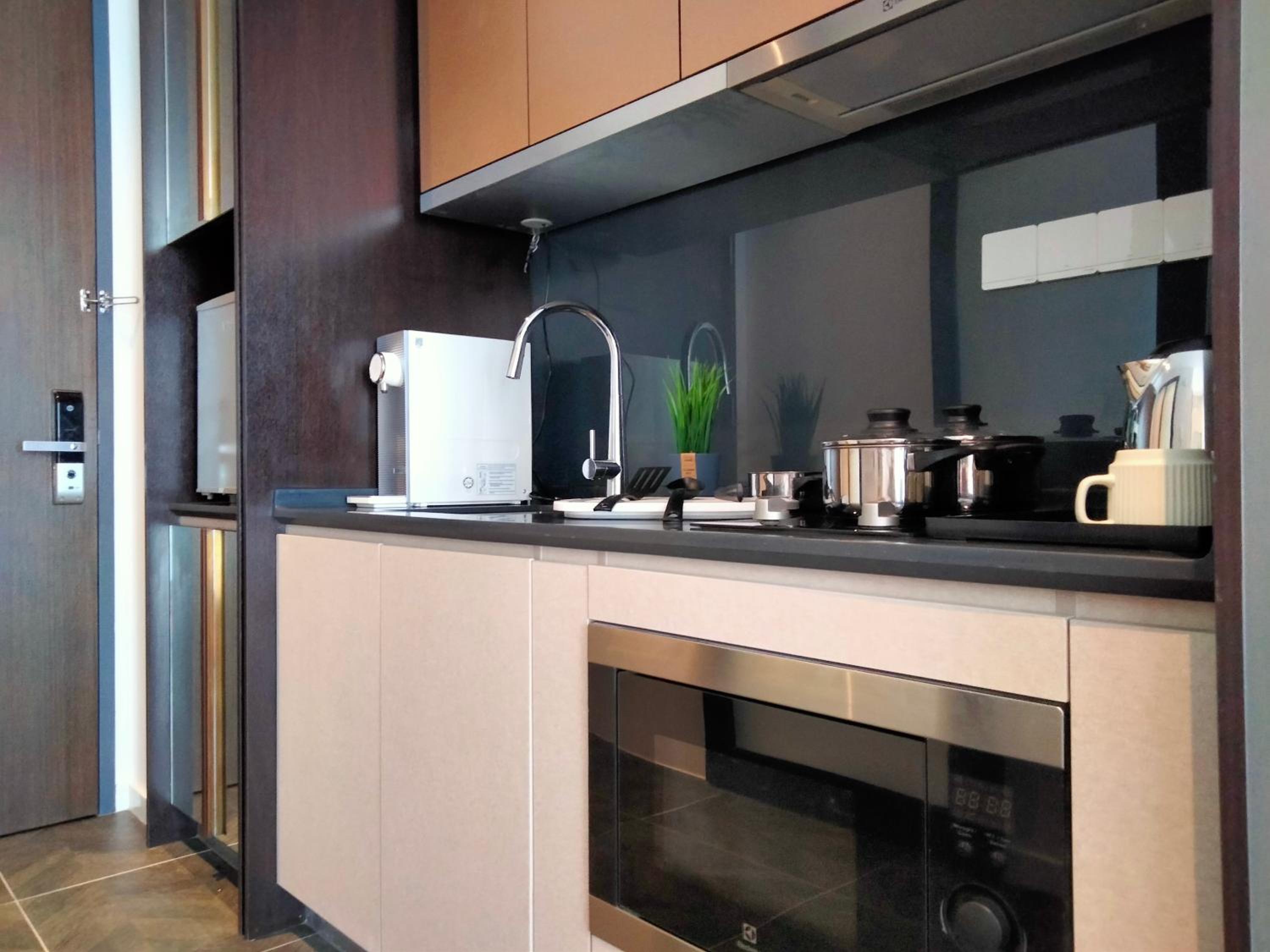 Scarletz Suites KLCC I HomeBrickz