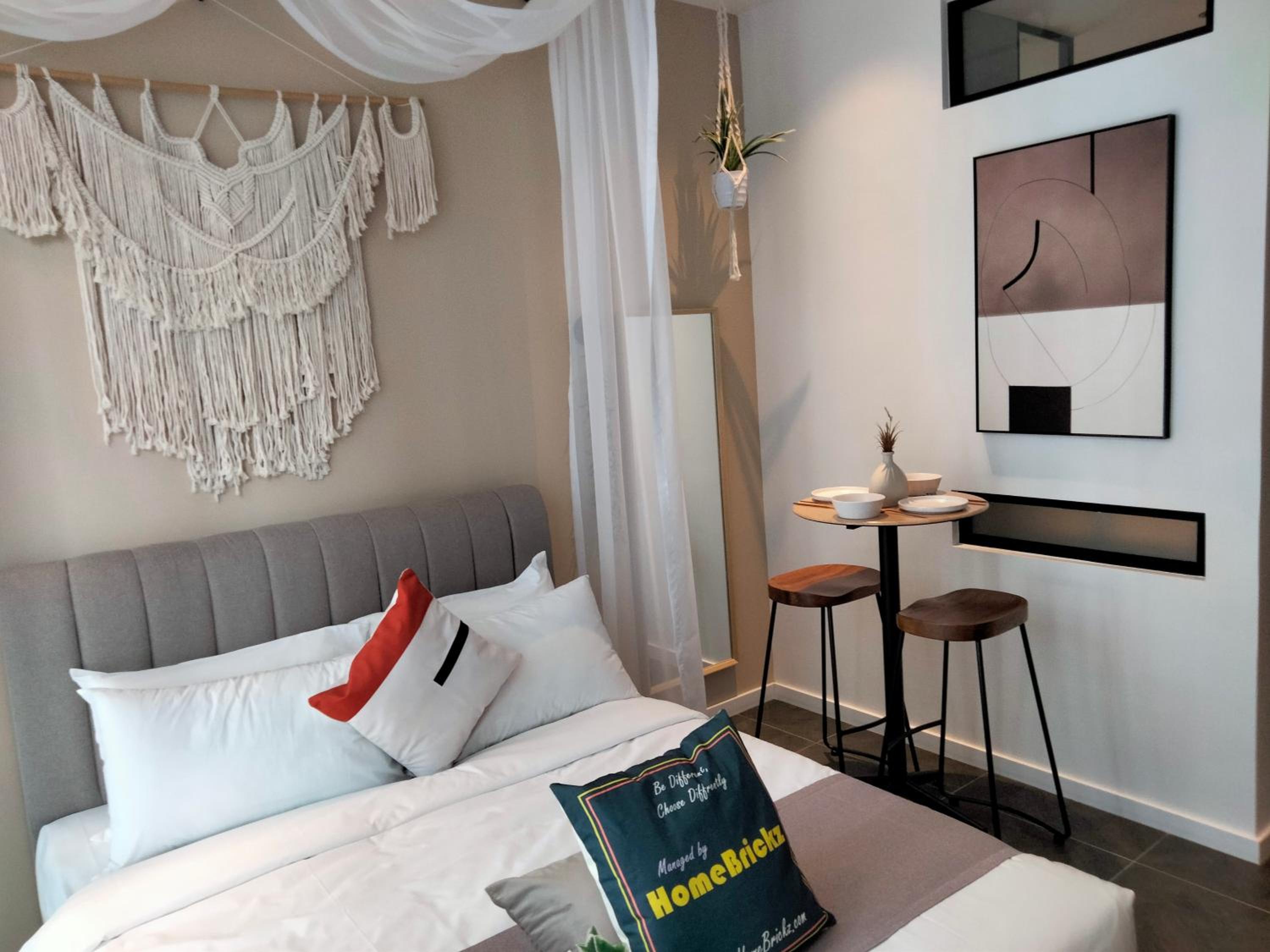 Scarletz Suites KLCC I HomeBrickz