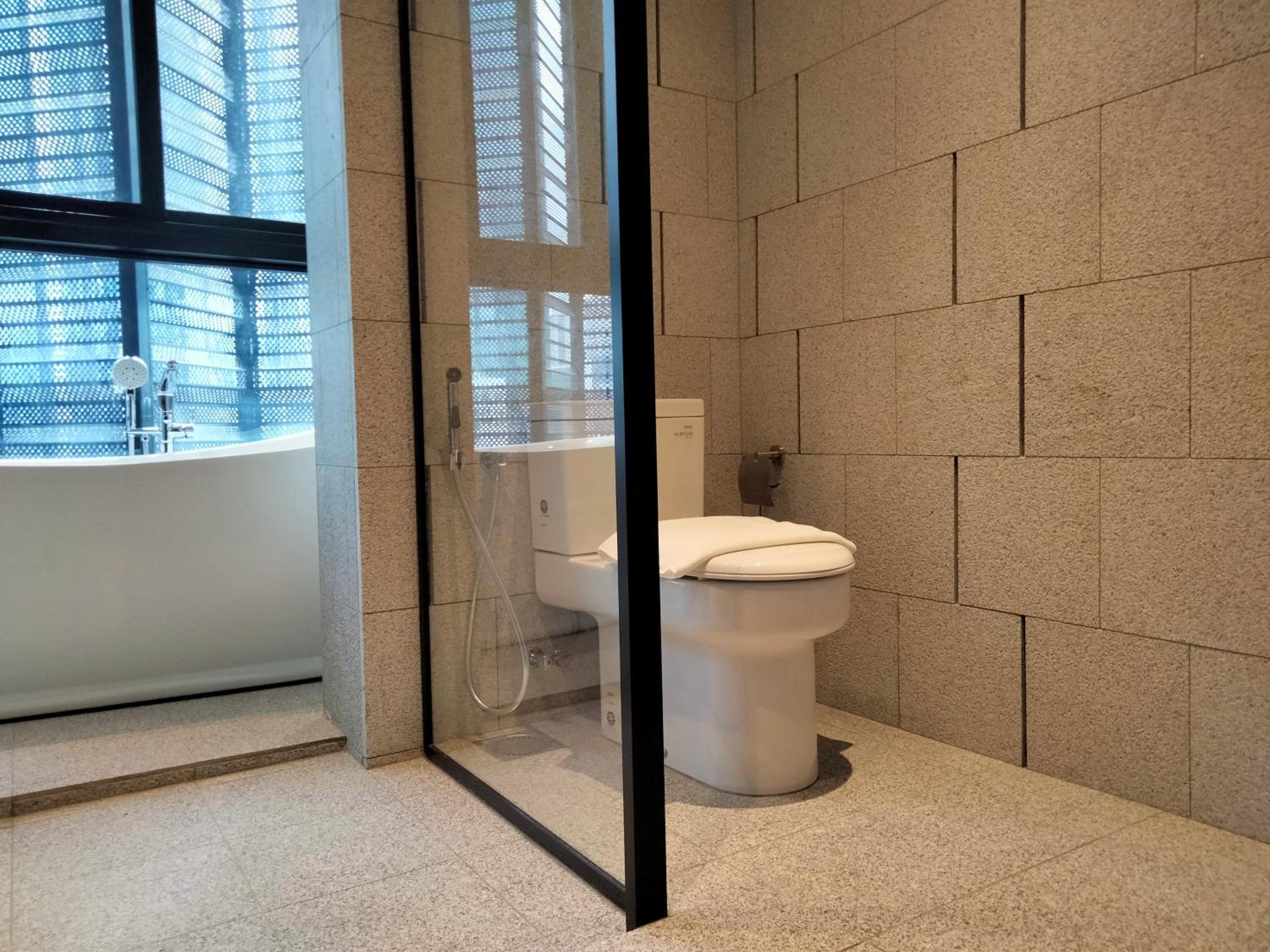 Scarletz Suites KLCC I HomeBrickz