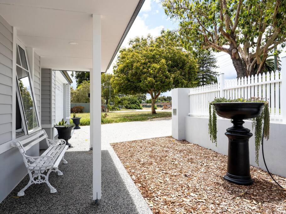 New Home~close to Airport & Swan Valley inc B/fast 1st Morning~