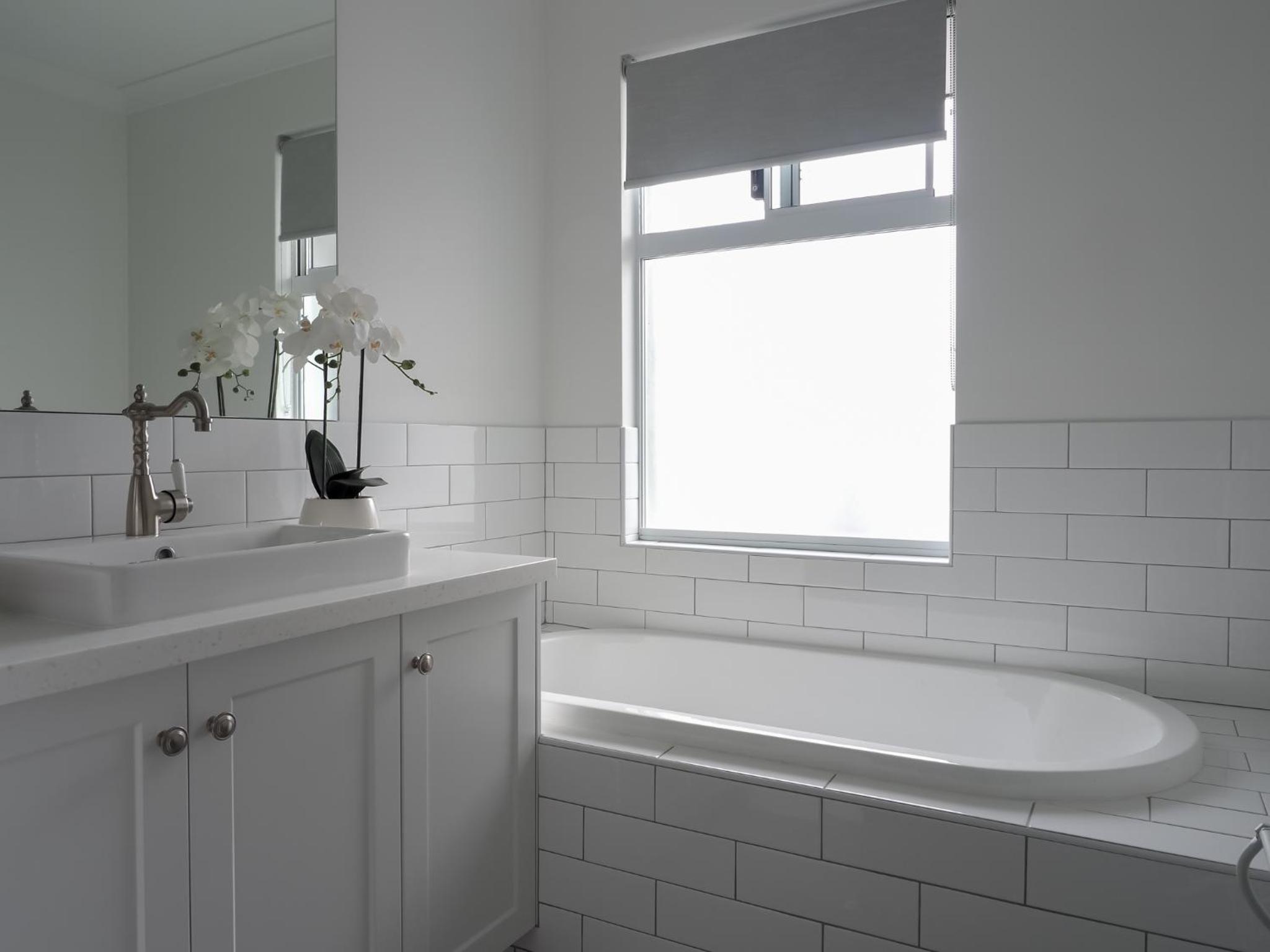 New Home~close to Airport & Swan Valley inc B/fast 1st Morning~