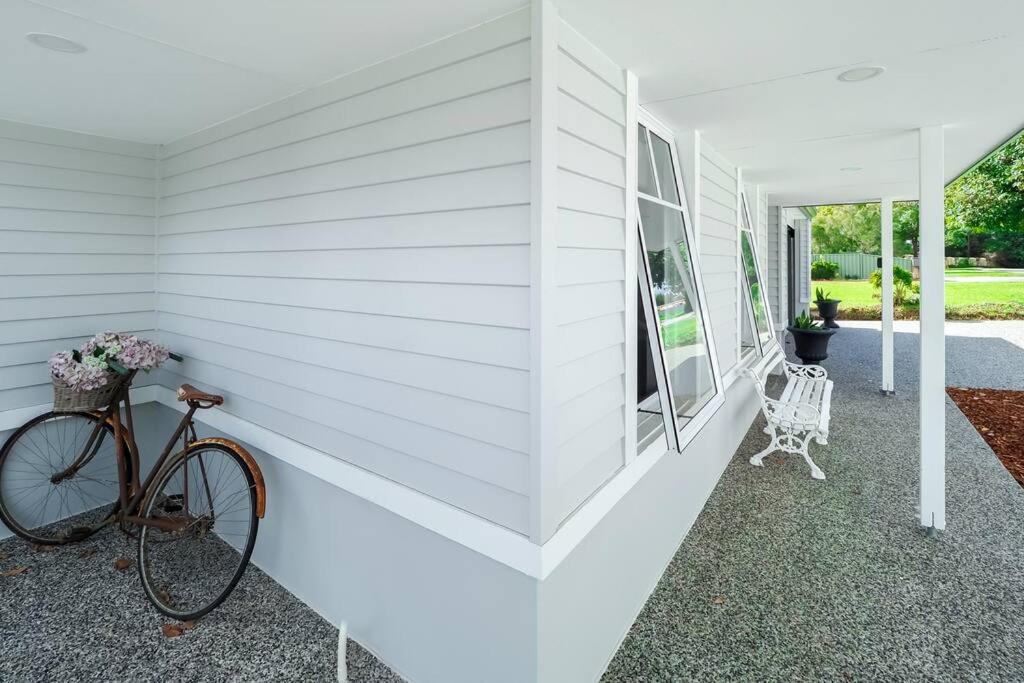 New Home~close to Airport & Swan Valley inc B/fast 1st Morning~