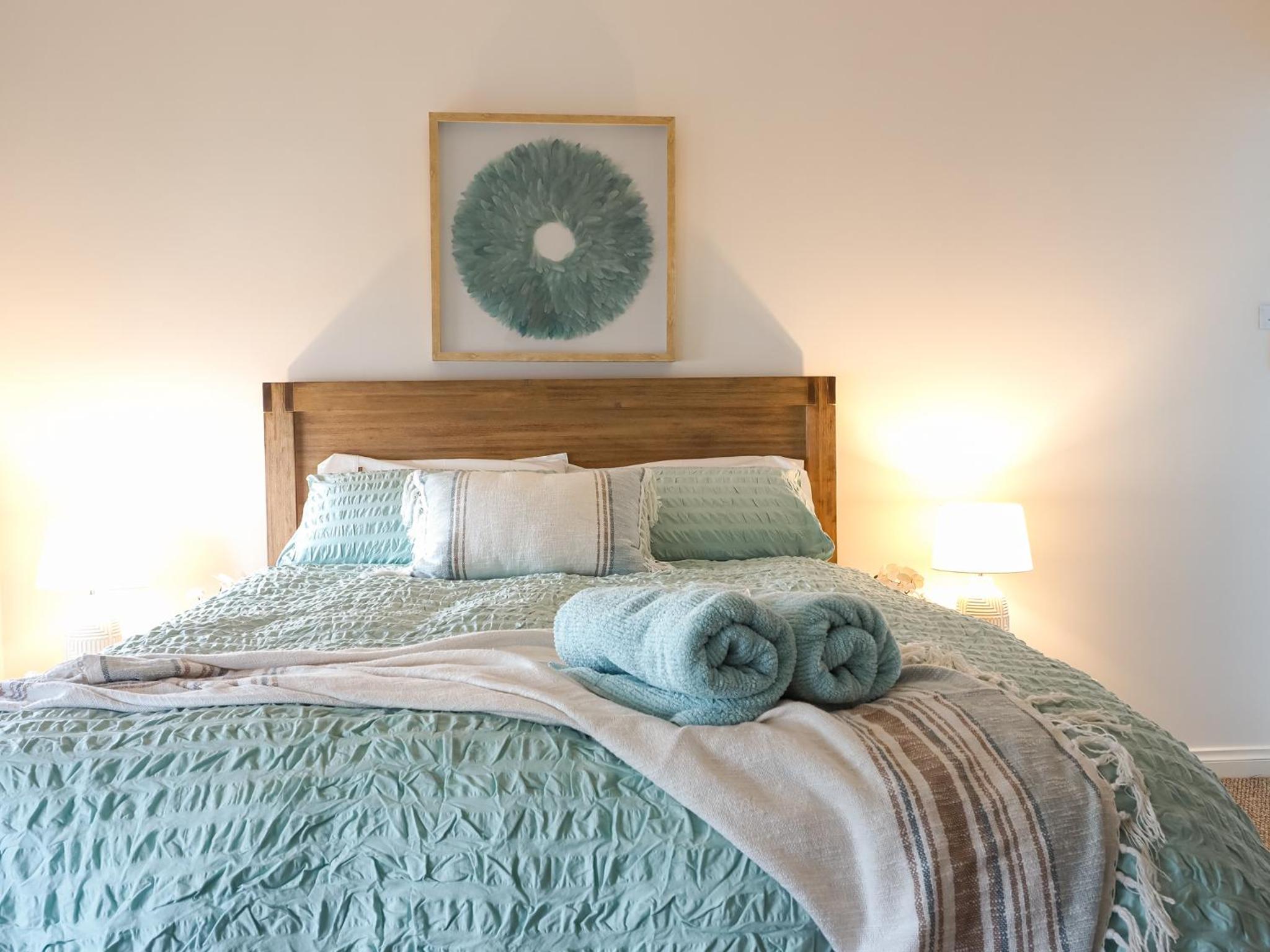 New Home~close to Airport & Swan Valley inc B/fast 1st Morning~