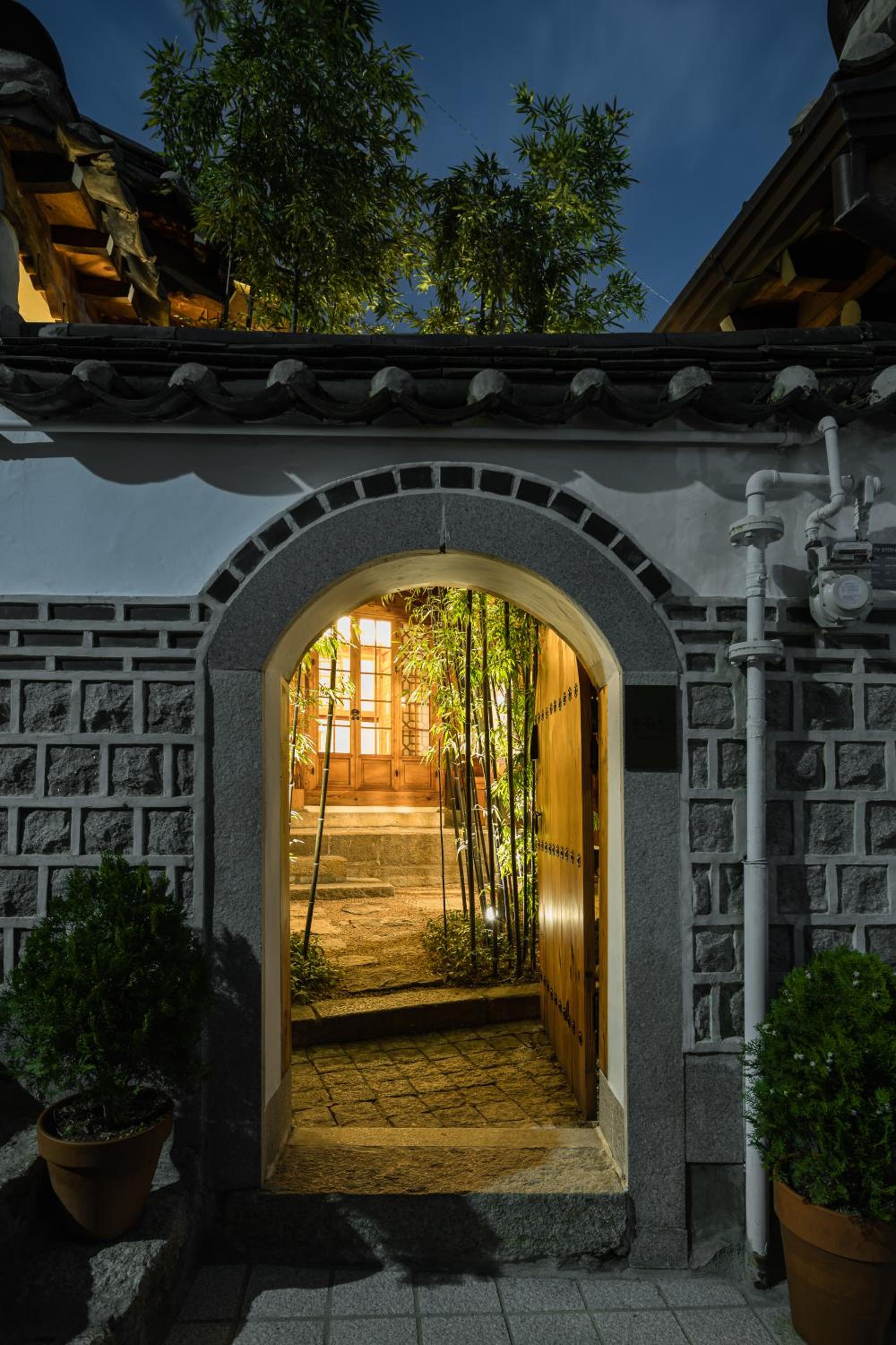 Luxury Hanok Stay Onyou view 2