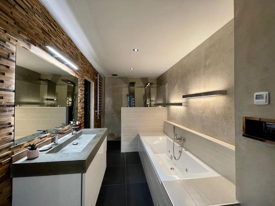 Luxury family home near Scheveningen beach view 3