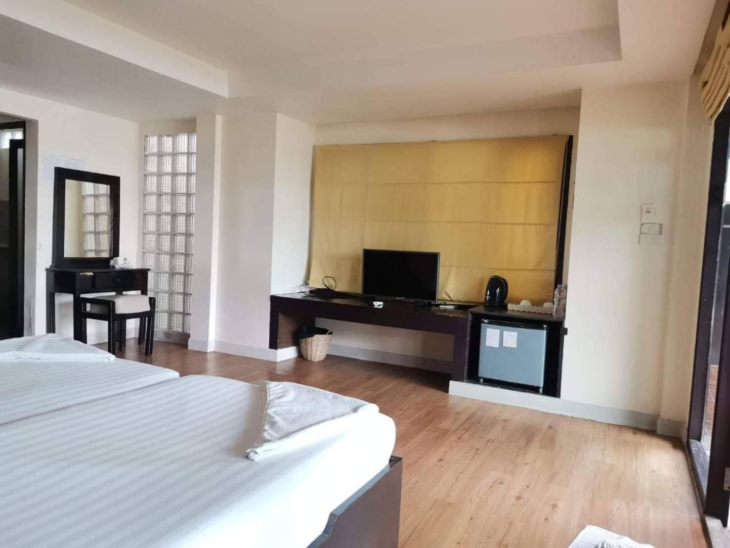 Siam Beach Resort