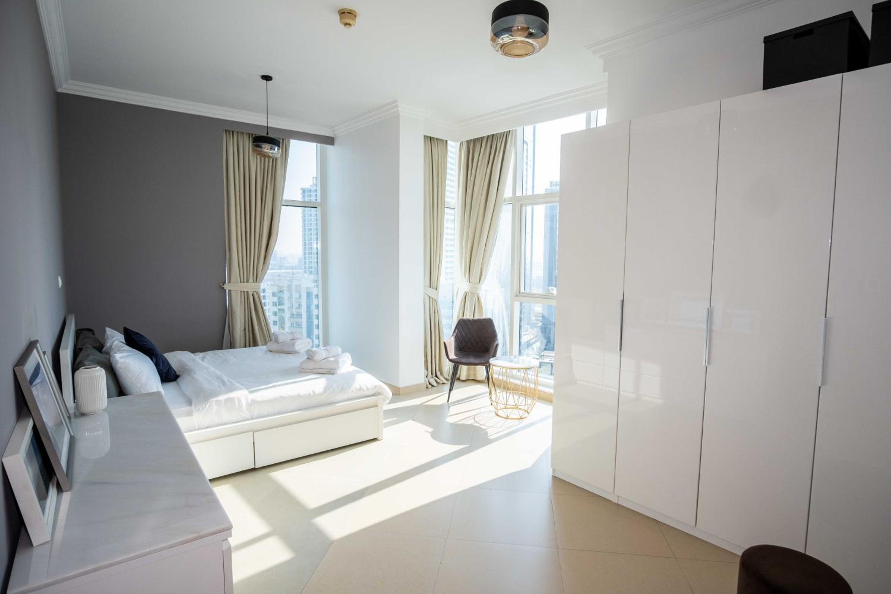 WSuites - Big Terrace with Beautiful Marina View